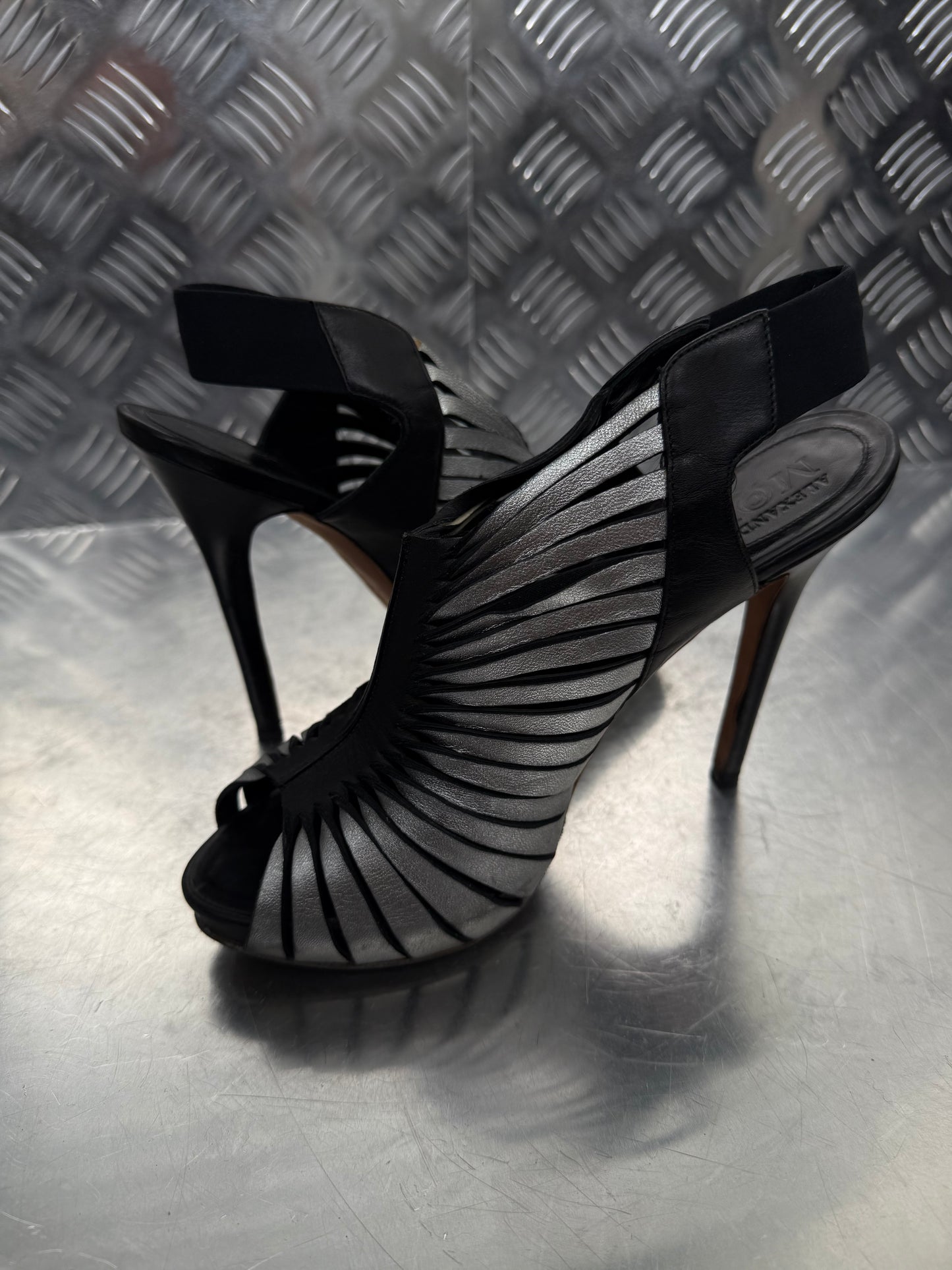Alexander McQueen leather heels TWINKLING GLOBAL
