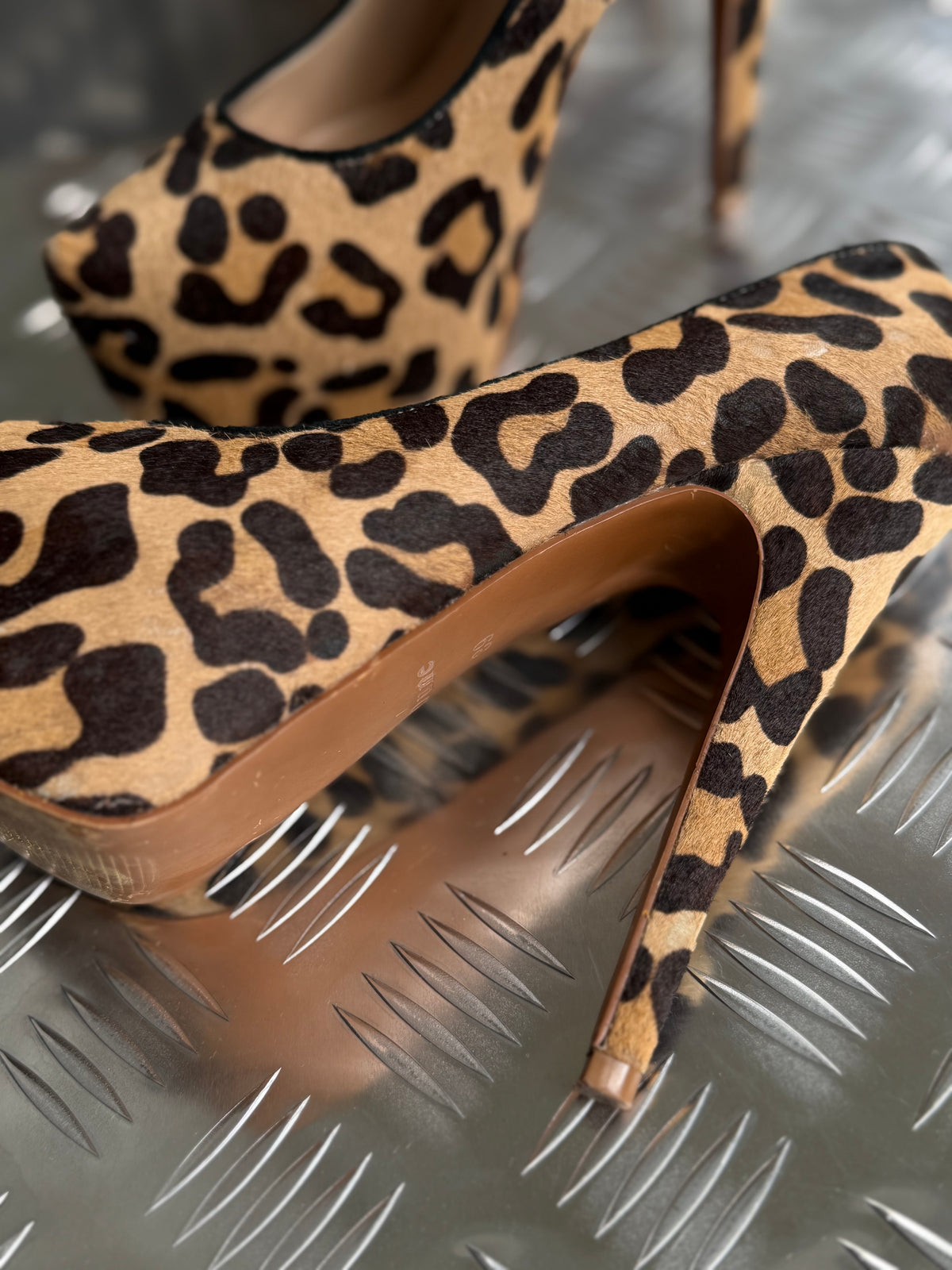 Vintage leopard heels TWINKLING GLOBAL