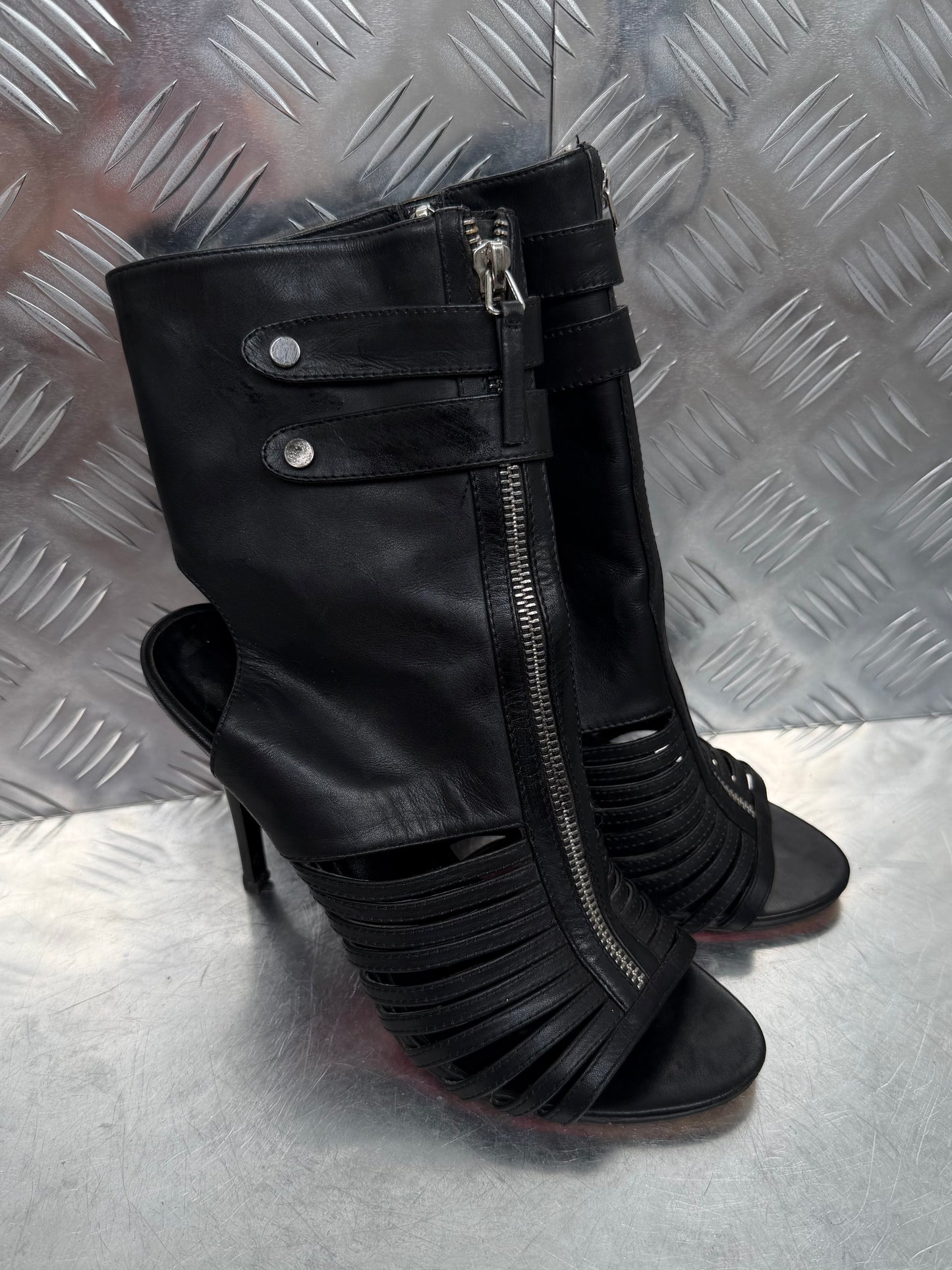 Vintage Sasha Fabiani leather ankle heels TWINKLING GLOBAL