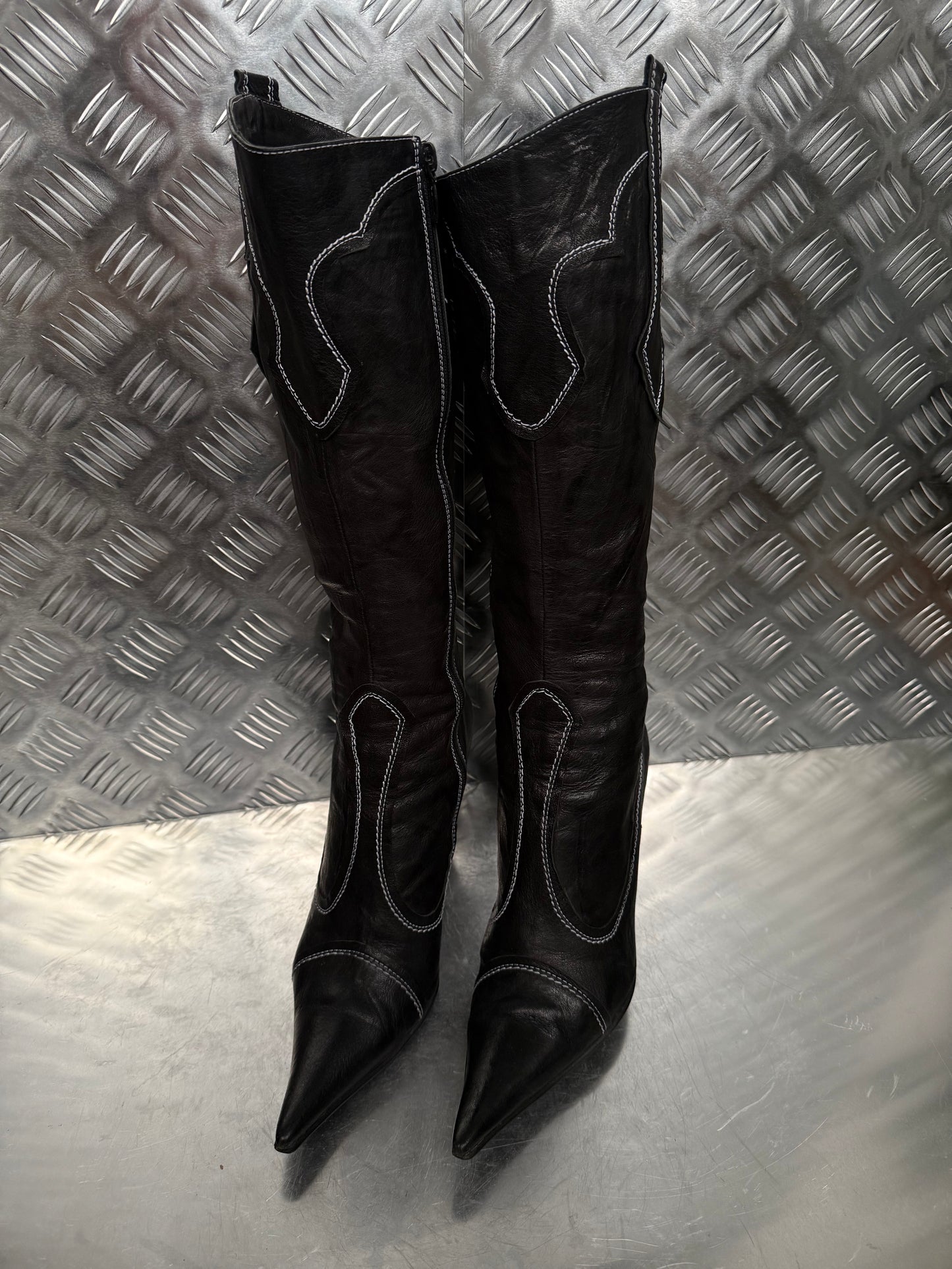 Vintage black leather cowboy boots Twinkling Global