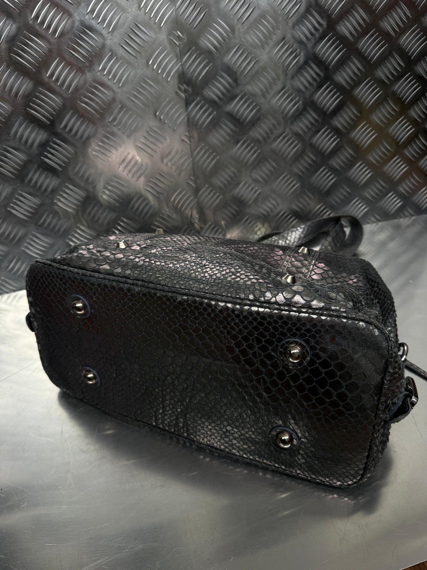 Vintage metallic leather snakeskin-texture bag TWINKLING GLOBAL