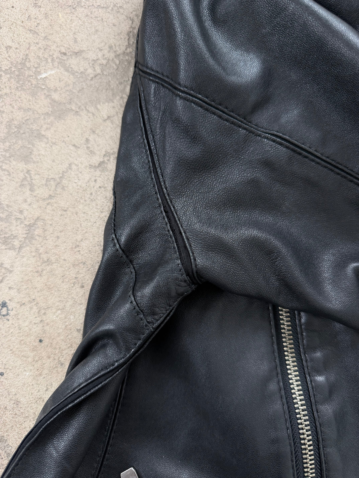 Asymmetric zip jacket with high collar TWINKLING GLOBAL