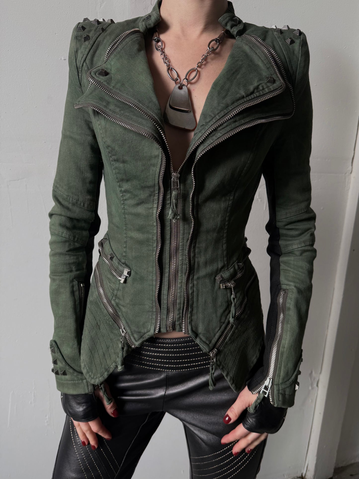 Vintage fitted denim jacket with structured shoulders Twinkling Global