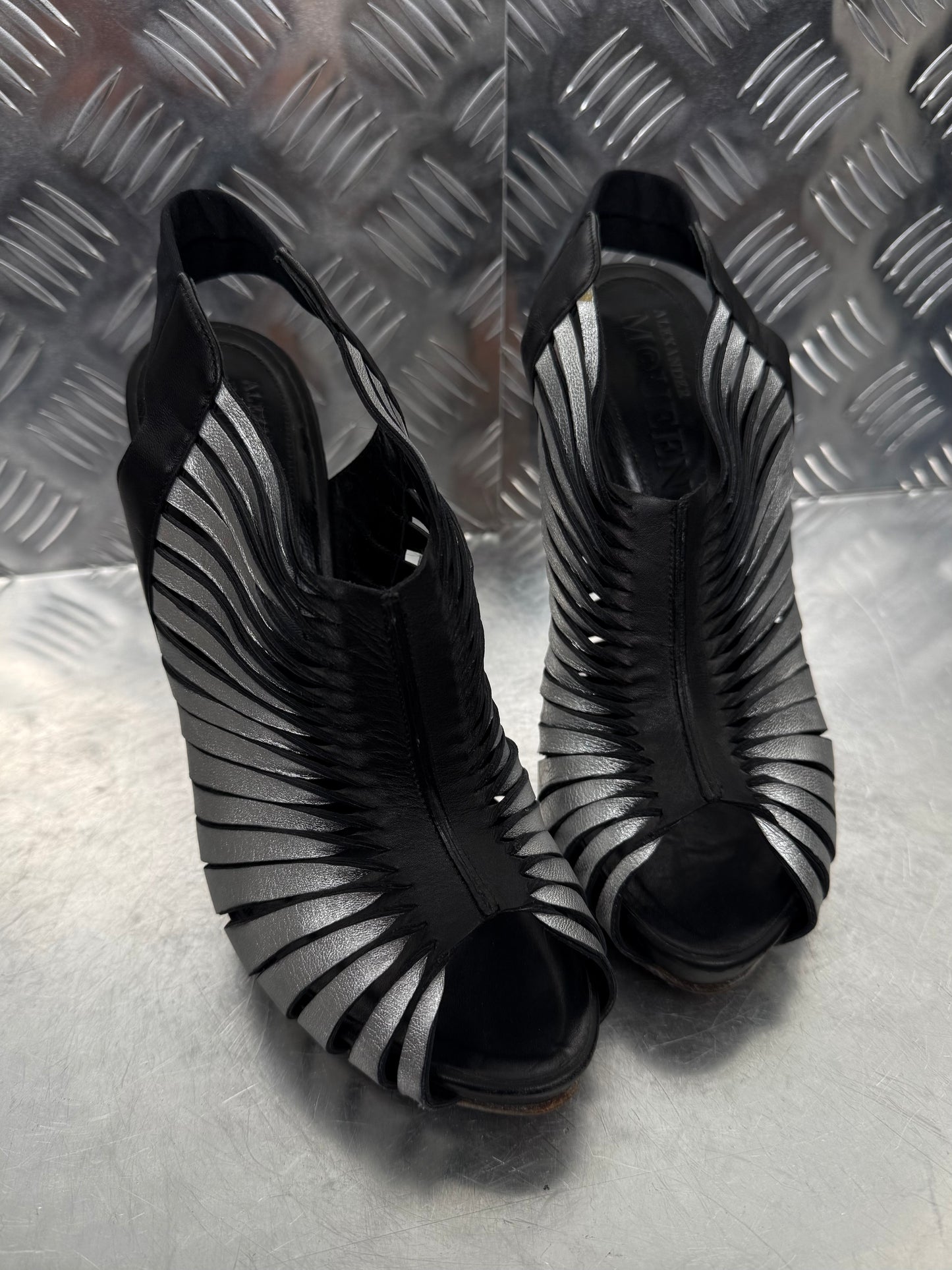 Alexander McQueen leather heels TWINKLING GLOBAL