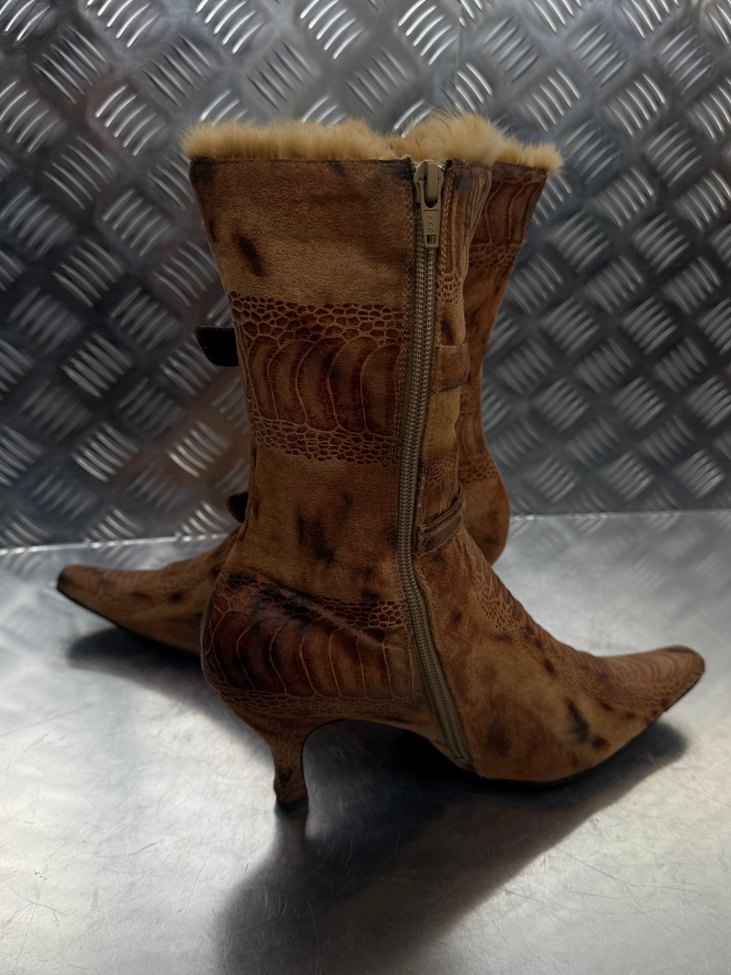 Vintage ankle boots with textured finish TWINKLING GLOBAL