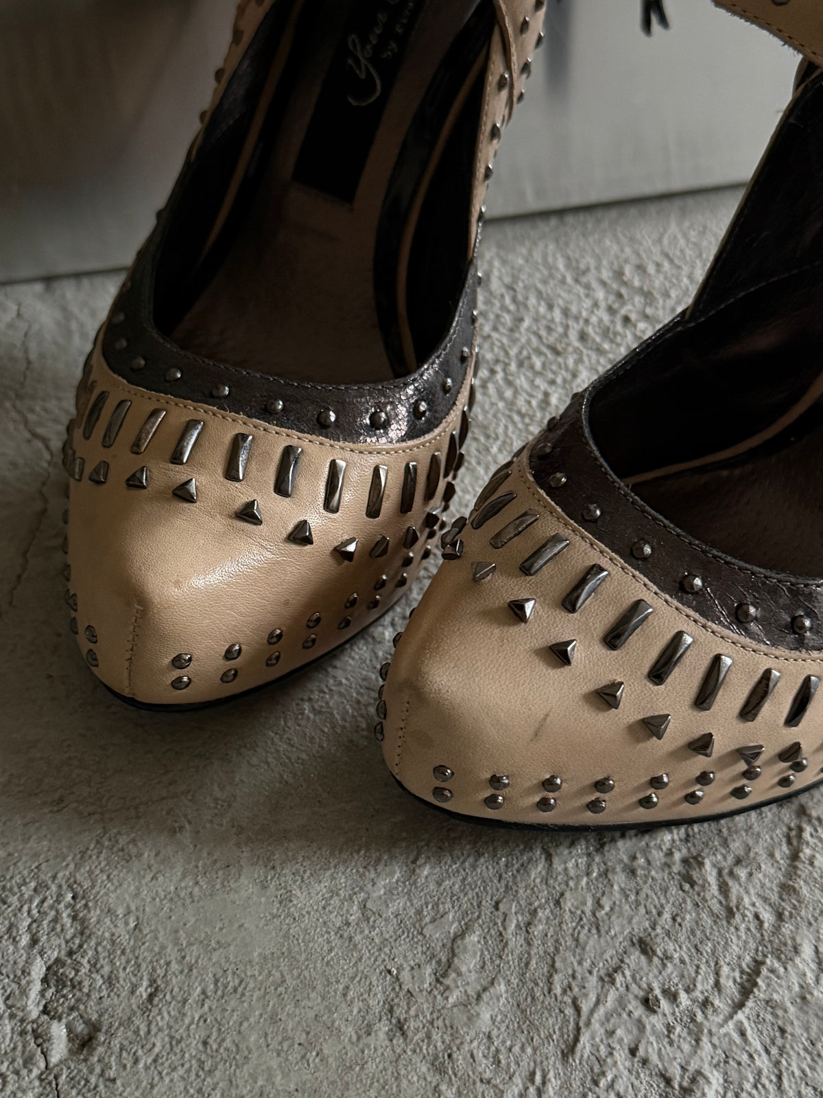 Beige studded heels TWINKLING GLOBAL