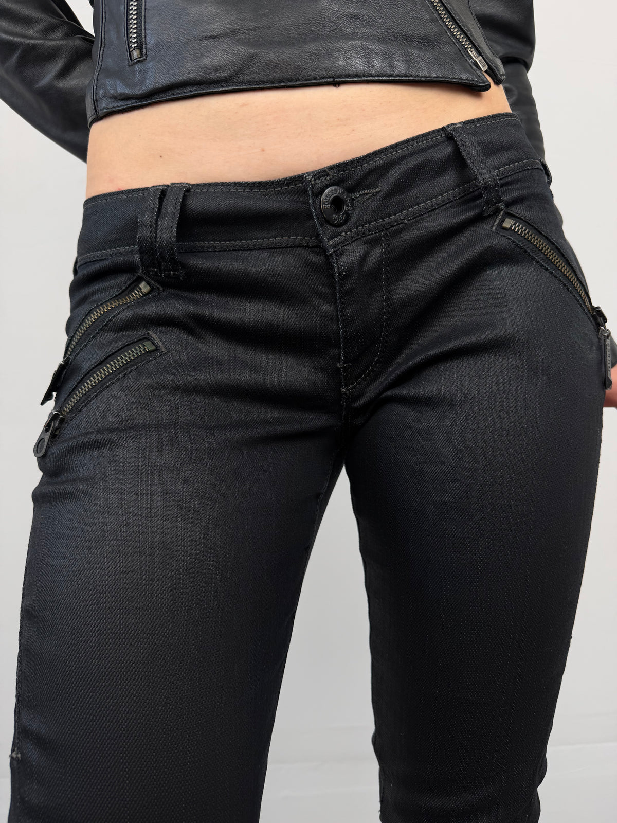 Vintage GUESS black waxed jeans TWINKLING GLOBAL