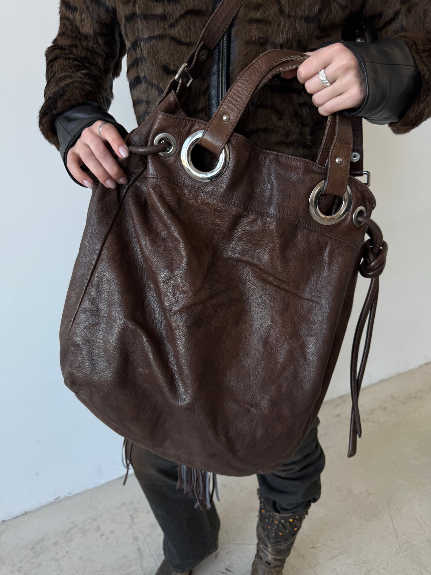 Vintage leather bucket bag TWINKLING GLOBAL