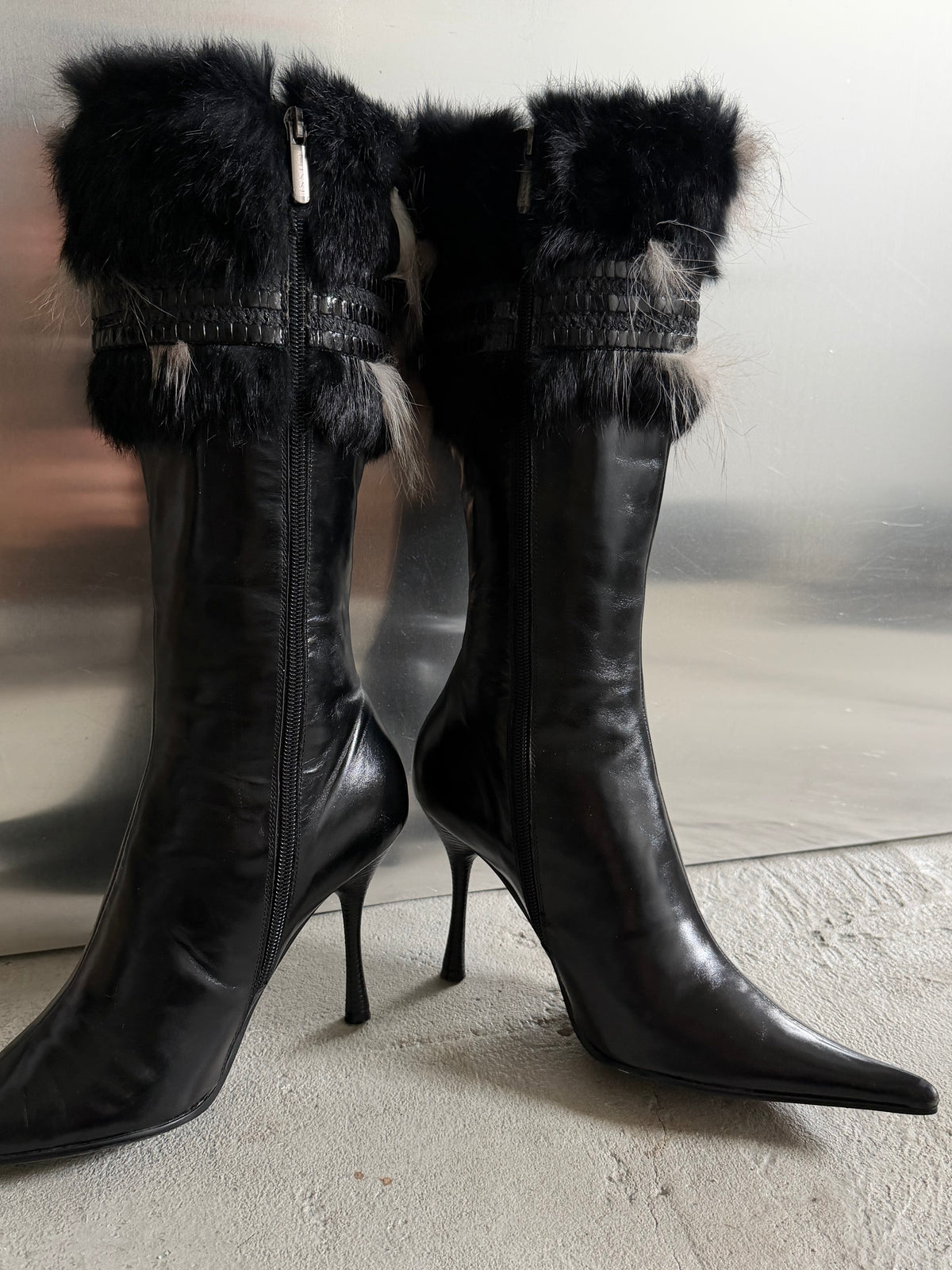 Vintage patent leather boots with fur TWINKLING GLOBAL