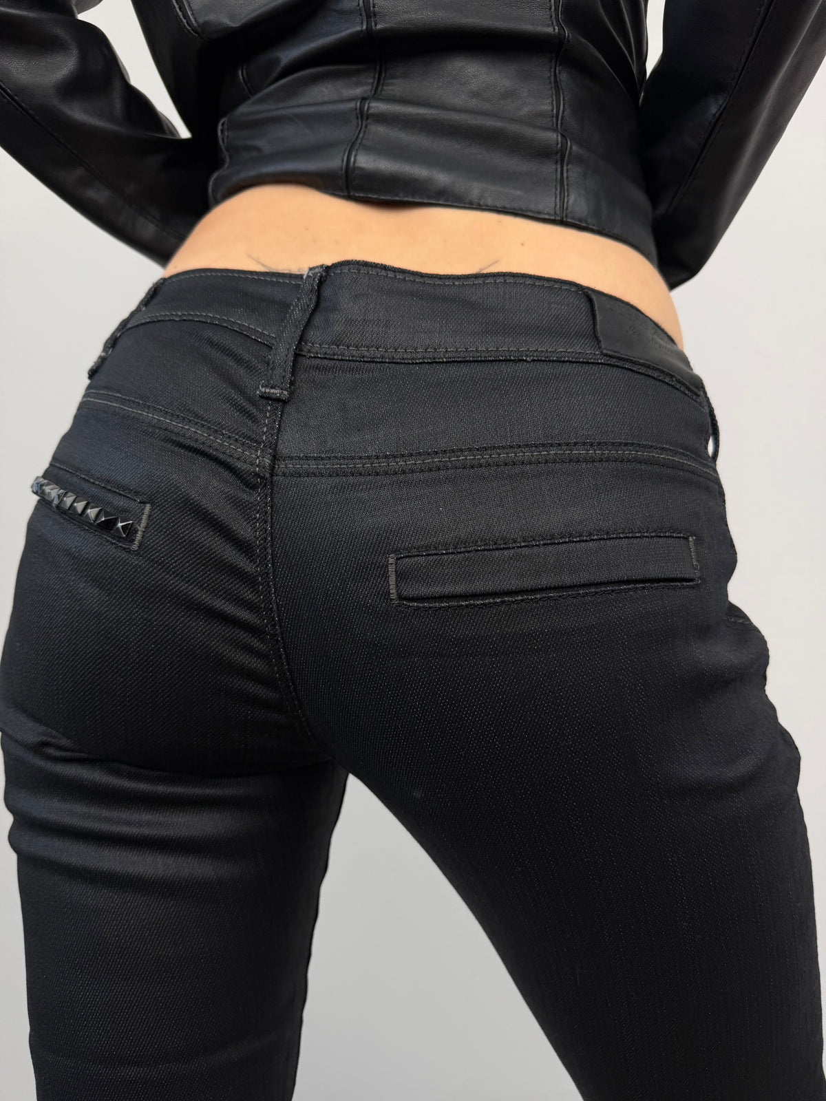 Vintage GUESS black waxed jeans TWINKLING GLOBAL