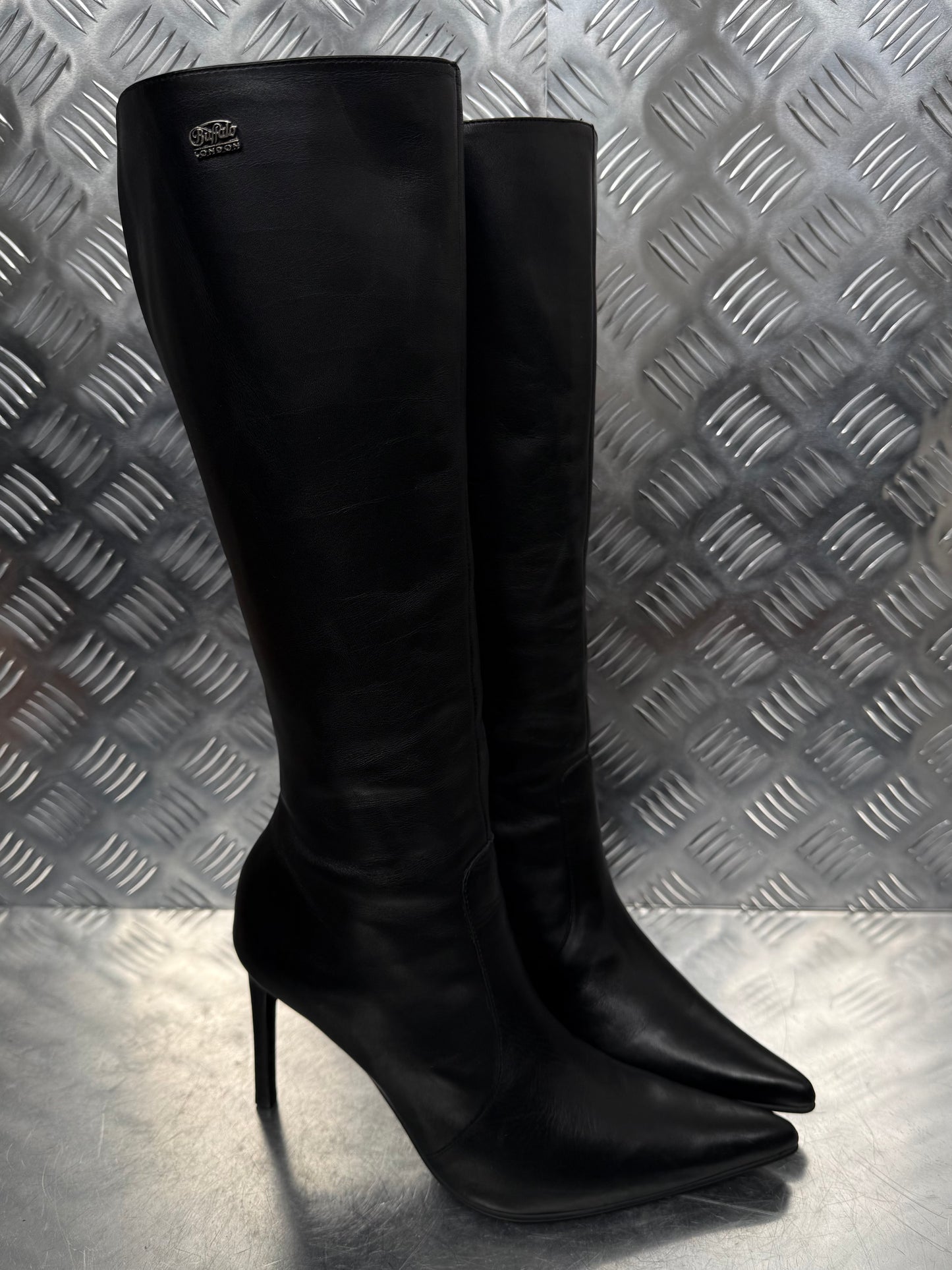Vintage Buffalo leather boots TWINKLING GLOBAL