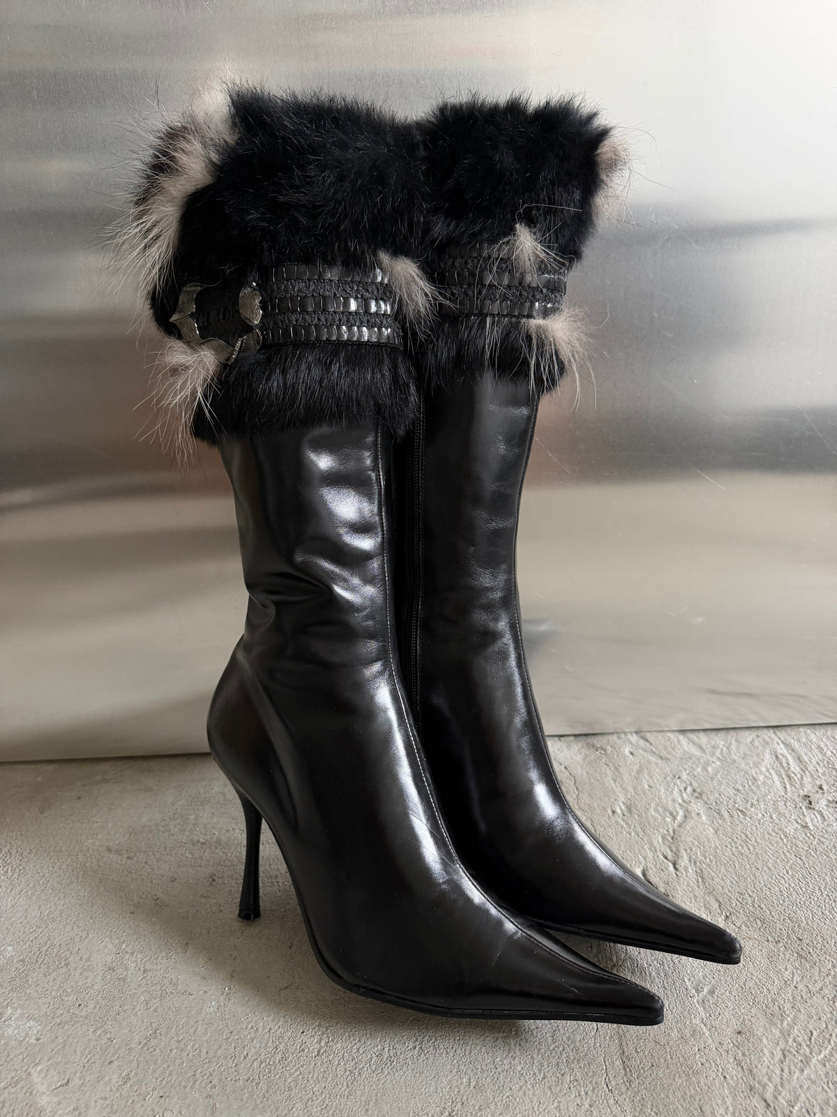 Vintage patent leather boots with fur TWINKLING GLOBAL