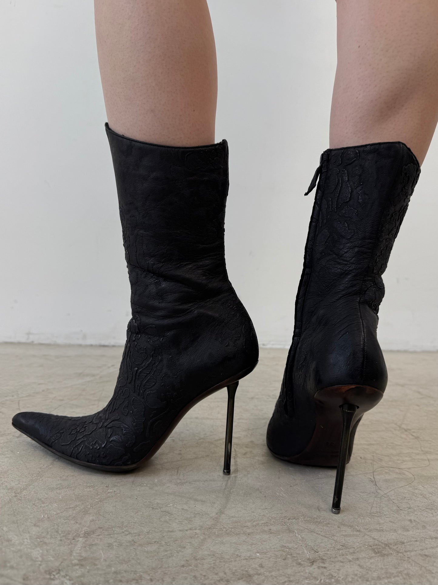 Vintage textured ankle boots TWINKLING GLOBAL