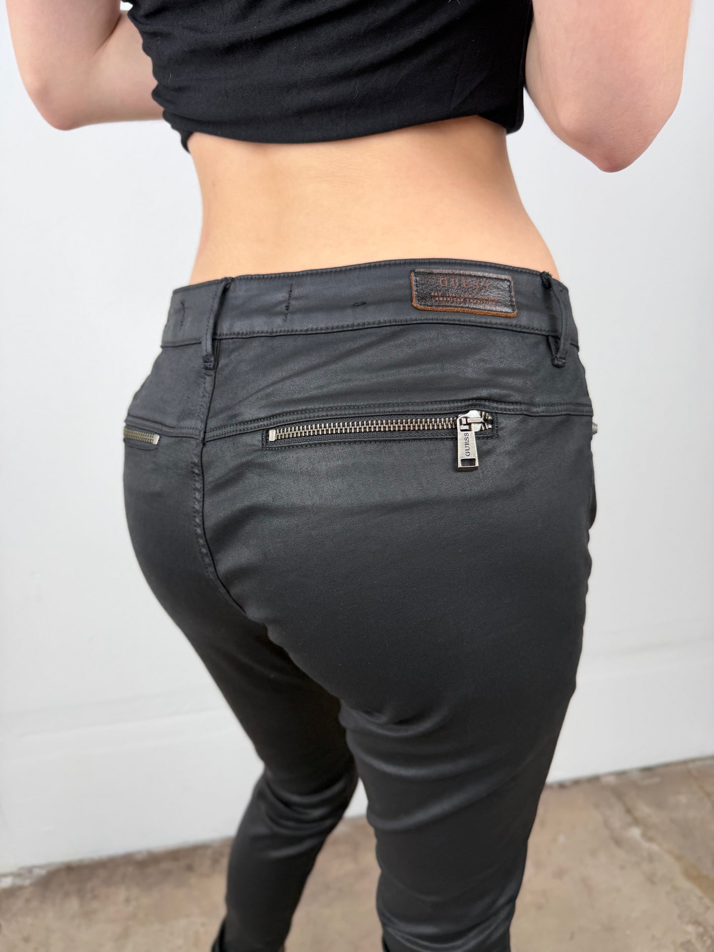 Waxed Y2K jeans by Guess TWINKLING GLOBAL