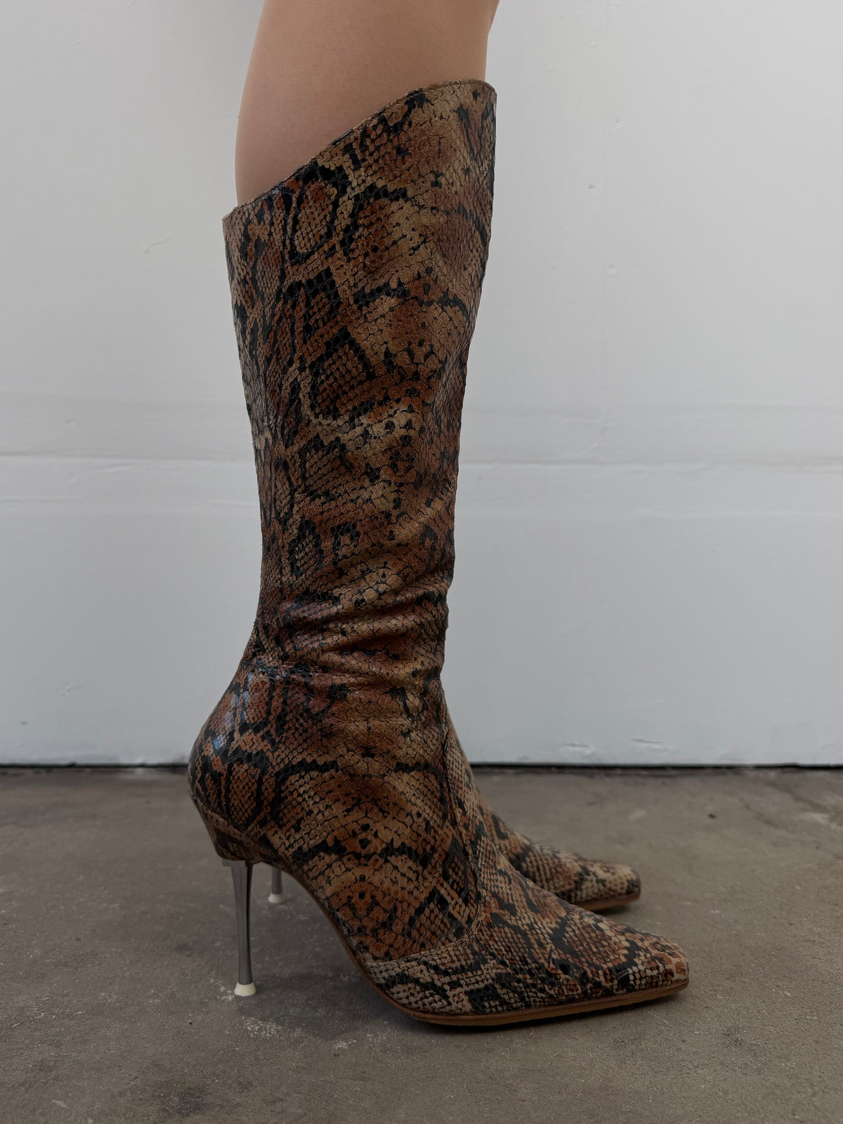 Vintage brown leather boots with metal heel TWINKLING GLOBAL