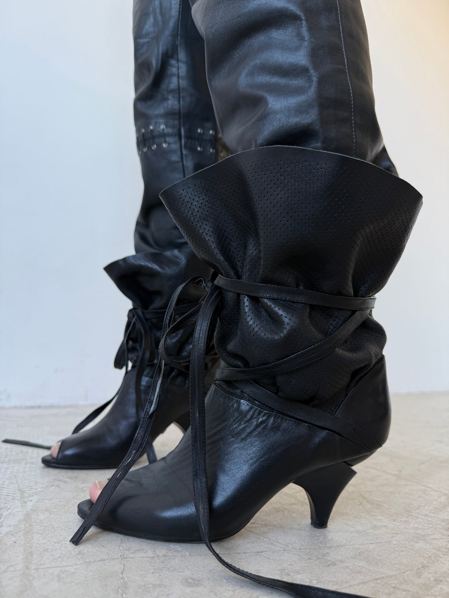 Vintage leather lace-up open toe boots TWINKLING GLOBAL