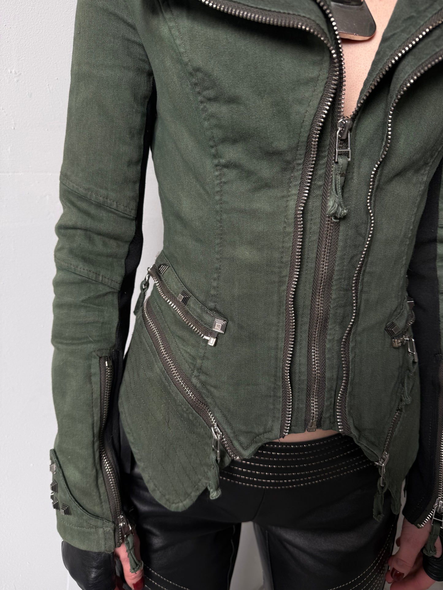 Vintage fitted denim jacket with structured shoulders Twinkling Global