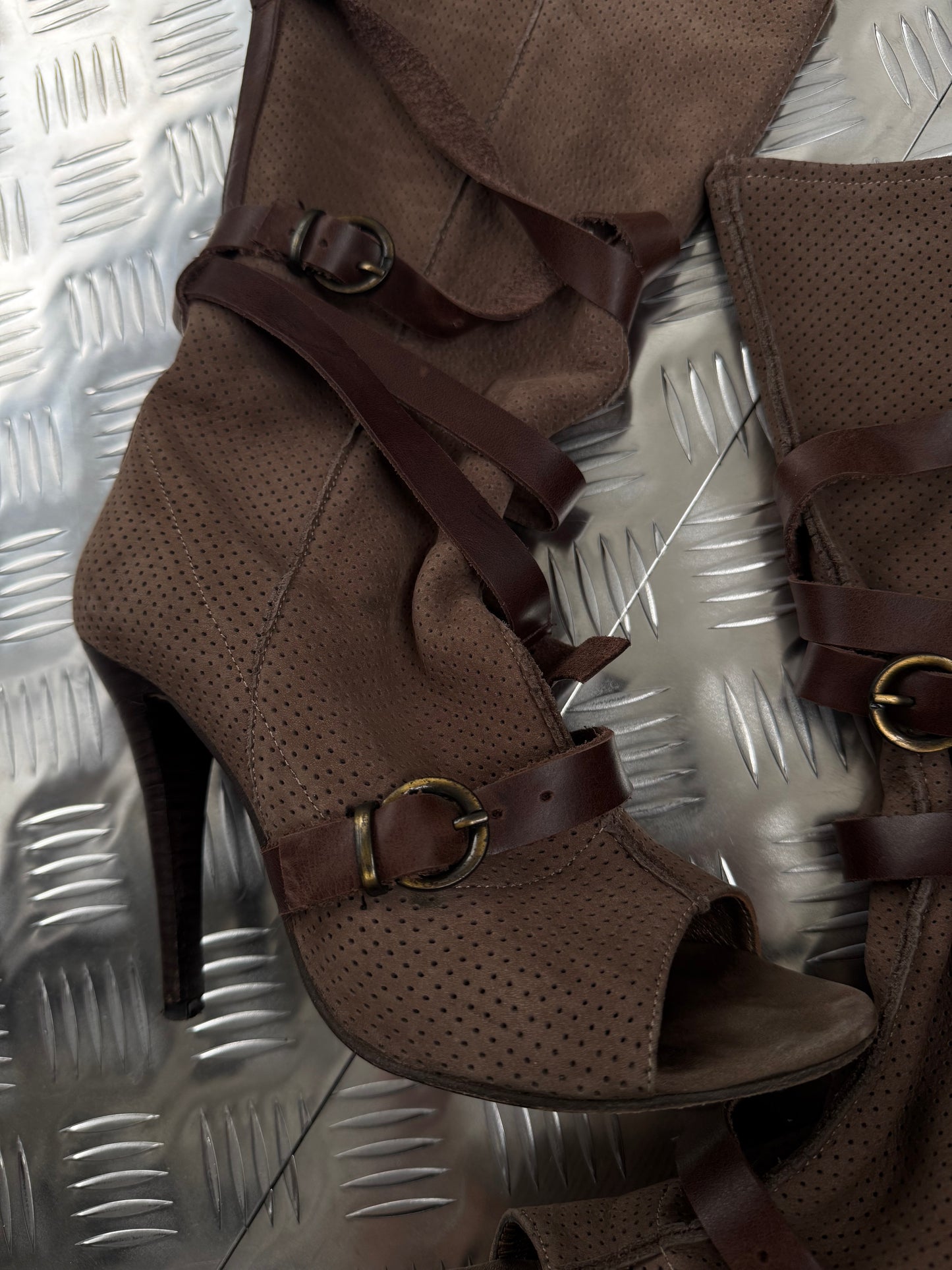 Vintage suede leather open-toe boots with straps TWINKLING GLOBAL