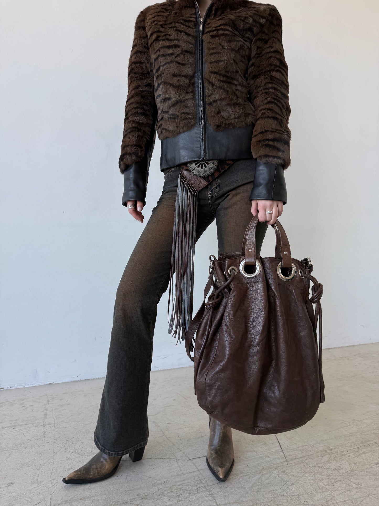 Vintage leather bucket bag TWINKLING GLOBAL