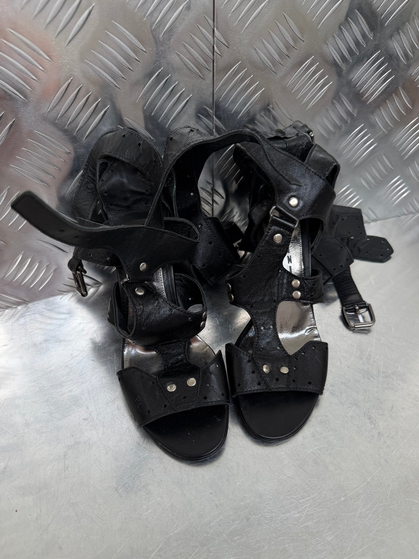 Vintage leather gladiator heels TWINKLING GLOBAL