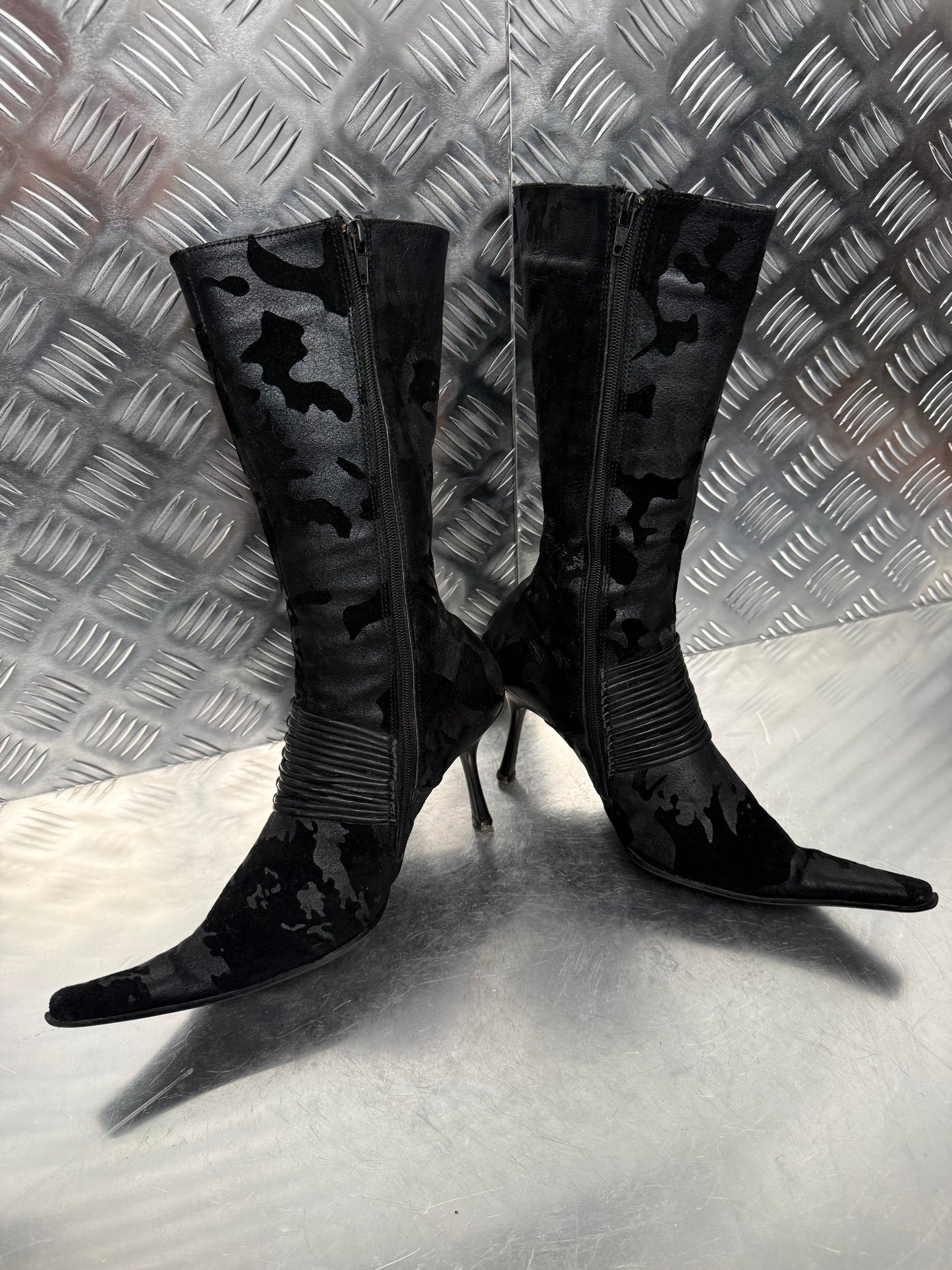 Vintage Black Leather boots TWINKLING GLOBAL