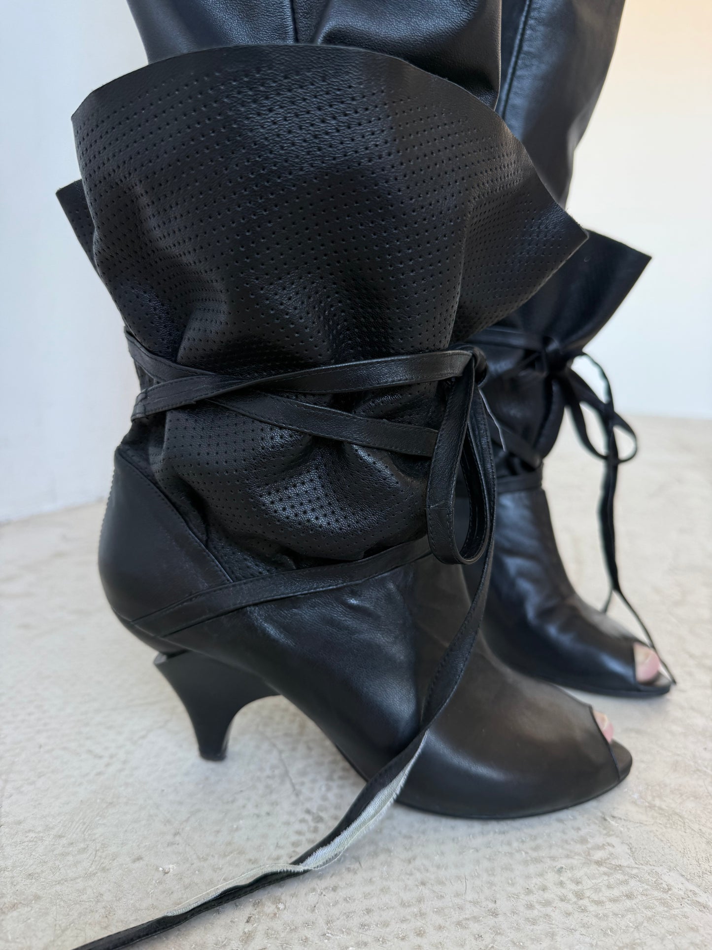 Vintage leather lace-up open toe boots TWINKLING GLOBAL