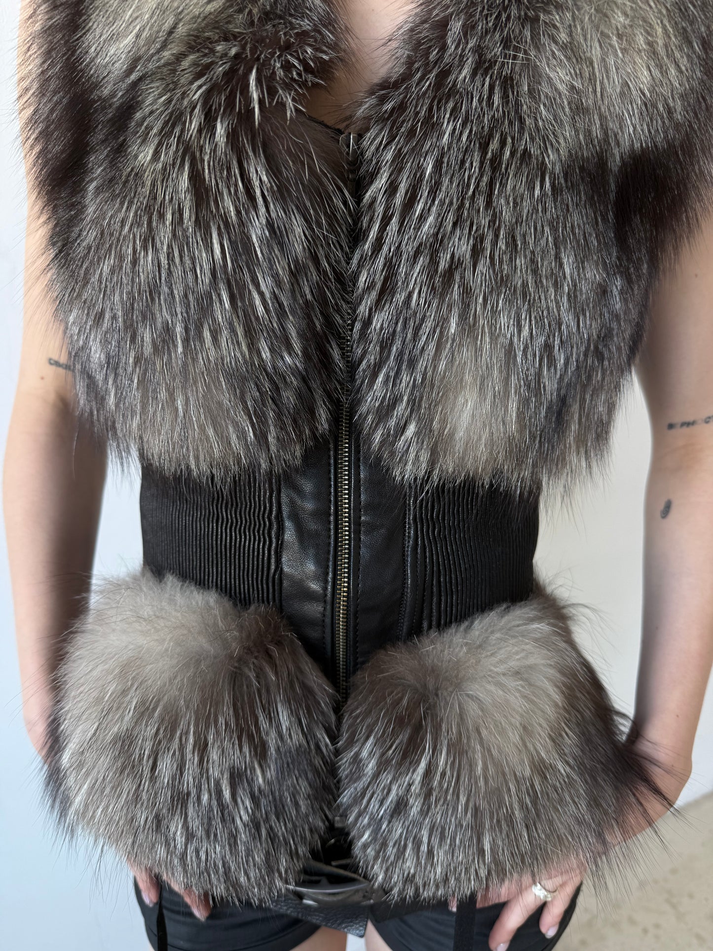 Vintage leather vest TWINKLING GLOBAL