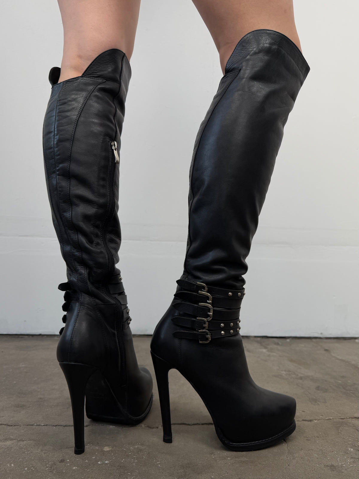 Vintage leather over-the-knee boots with studs TWINKLING GLOBAL