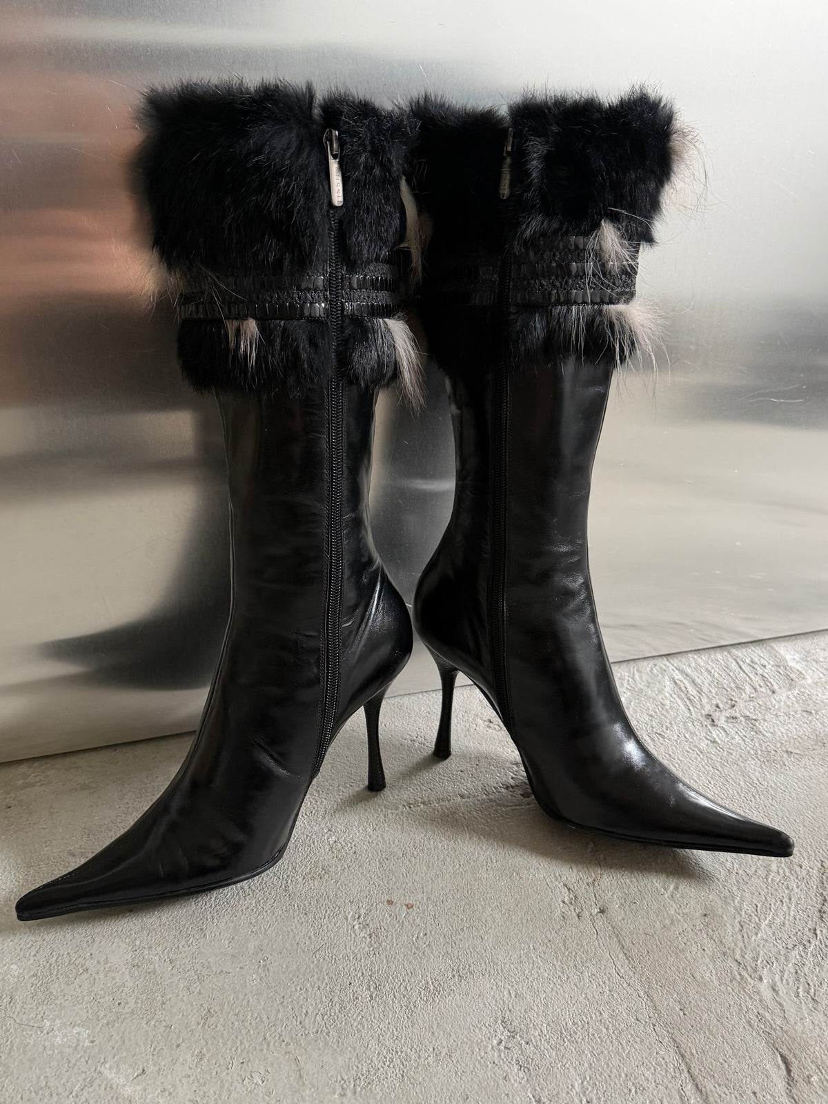 Vintage patent leather boots with fur TWINKLING GLOBAL