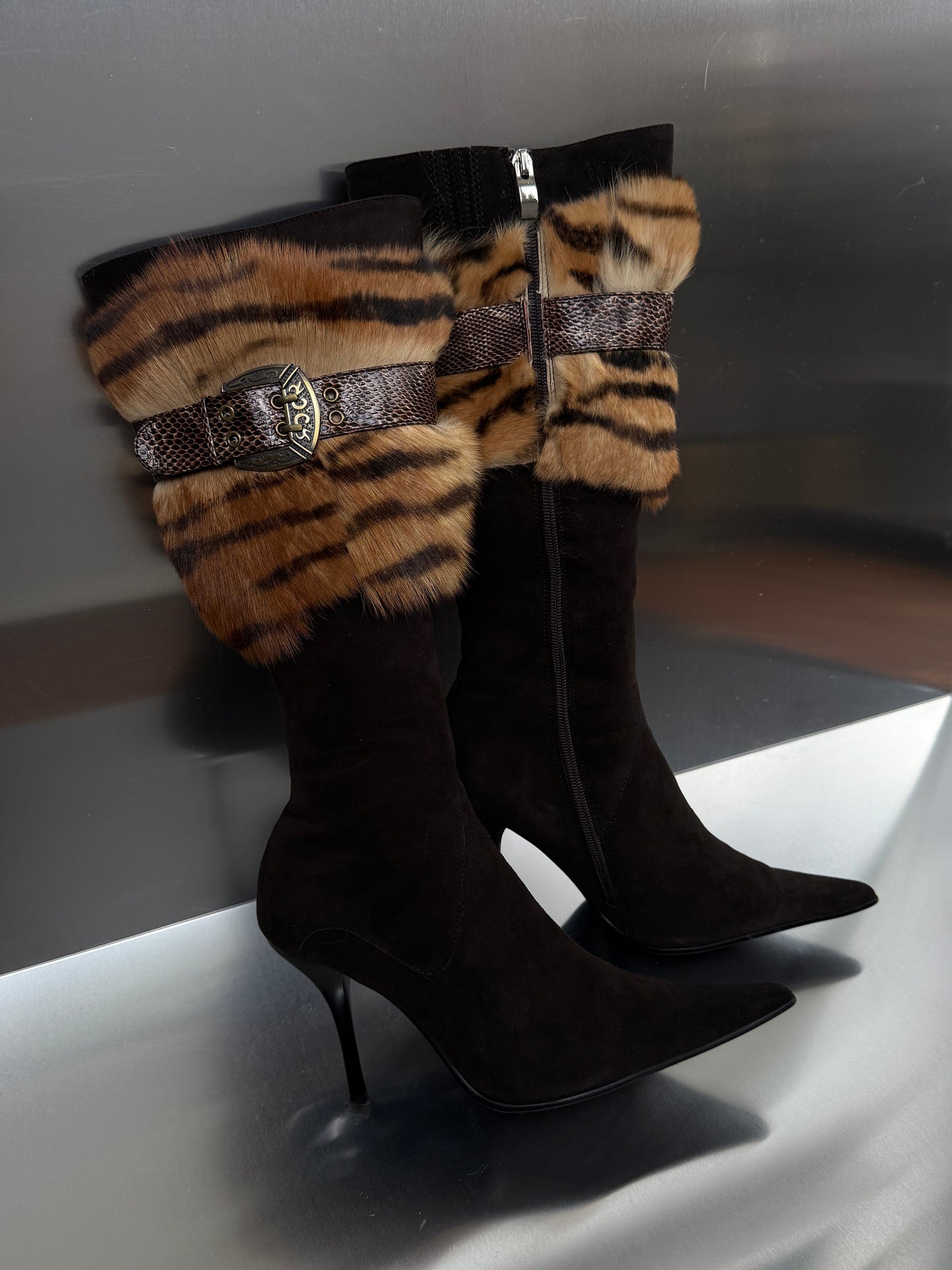 Vintage suede boots  TWINKLING GLOBAL