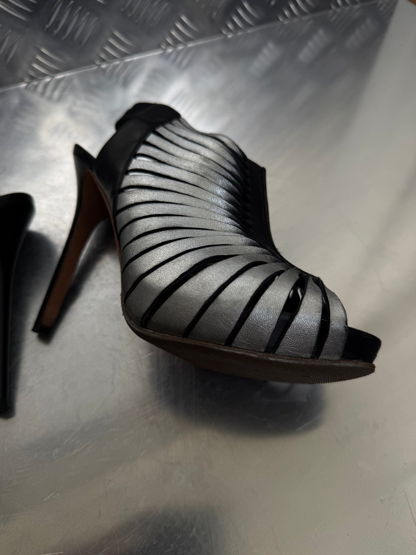 Alexander McQueen leather heels TWINKLING GLOBAL