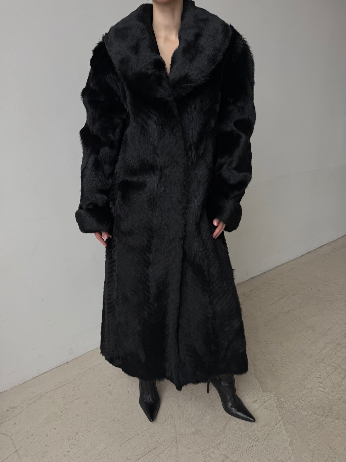 Luxurious vintage coat TWINKLING GLOBAL