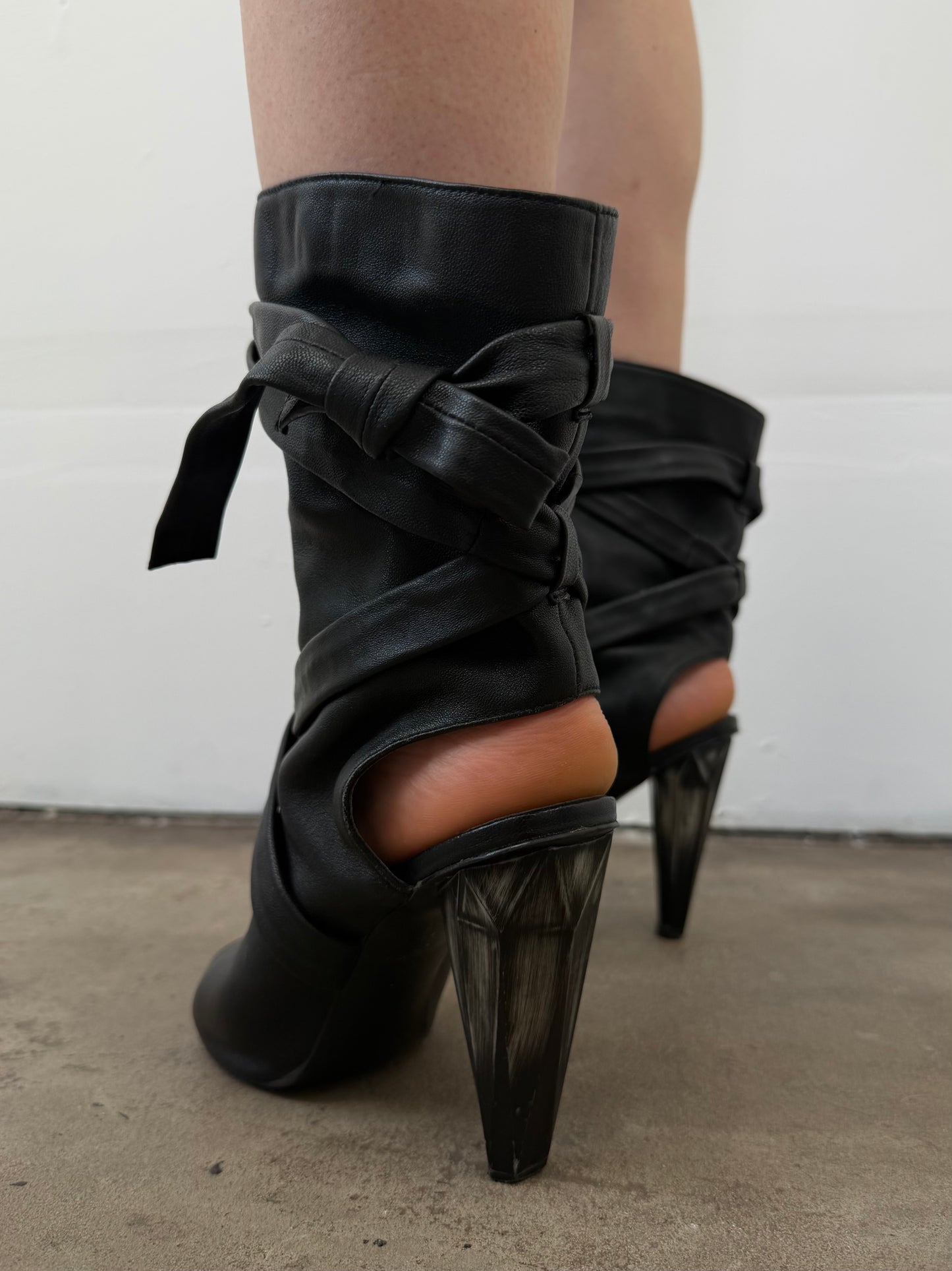 Vintage leather ankle boots TWINKLING GLOBAL