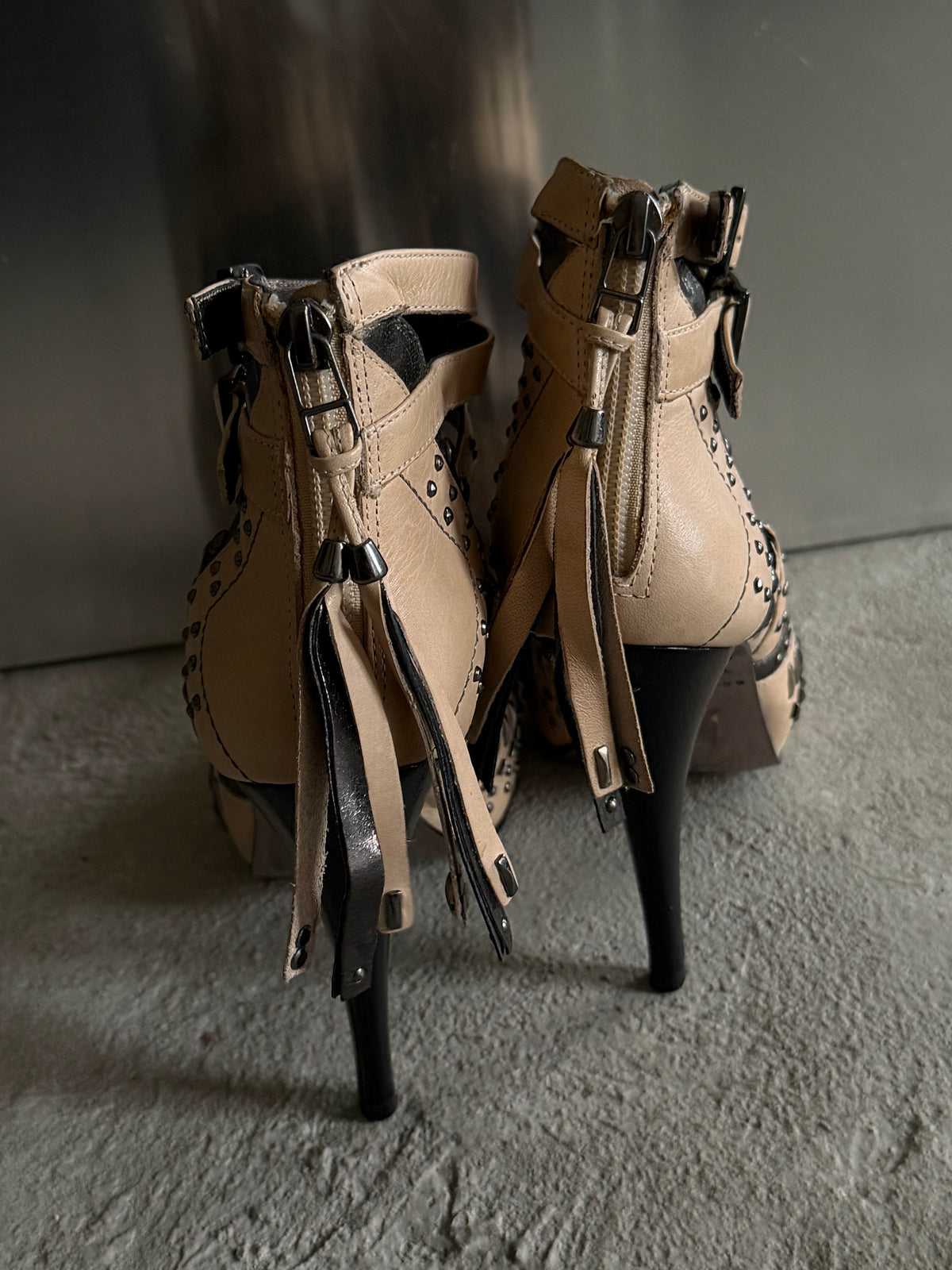 Beige studded heels TWINKLING GLOBAL