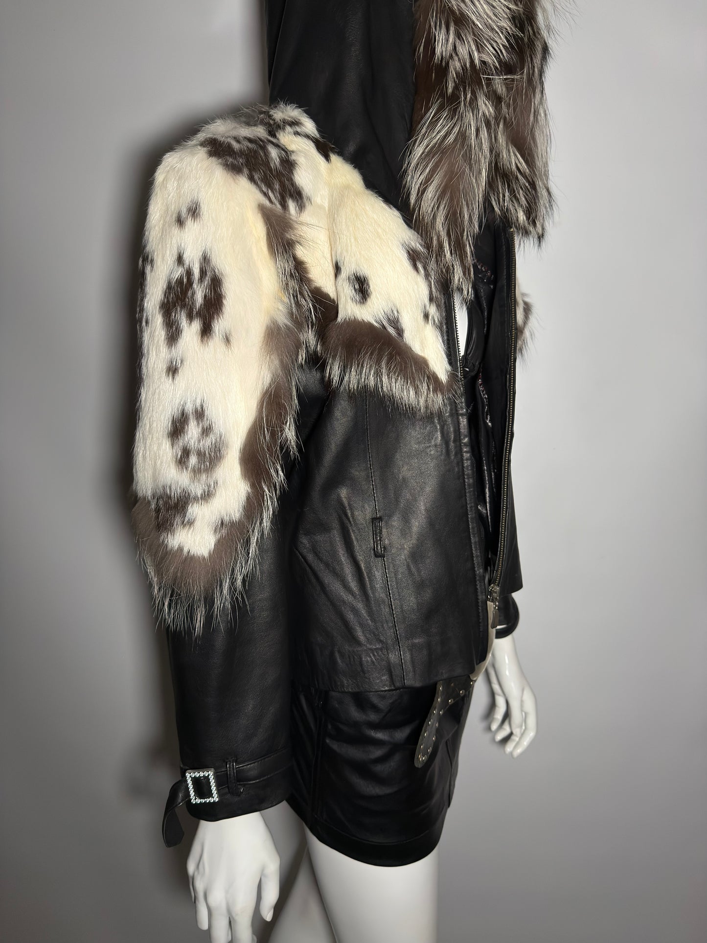 Vintage leather  jacket  - TWINKLING GLOBAL