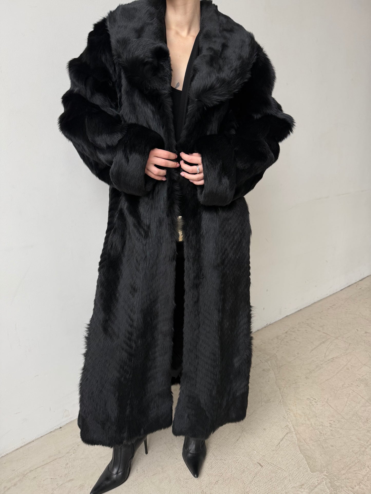 Luxurious vintage coat TWINKLING GLOBAL