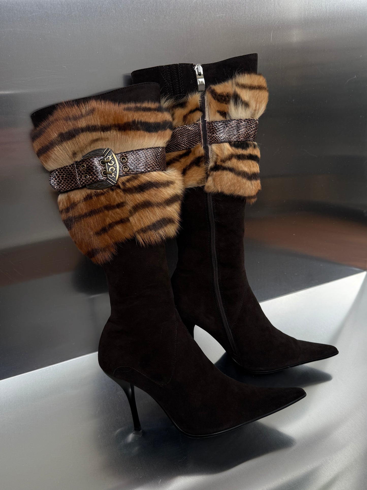 Vintage suede boots  TWINKLING GLOBAL