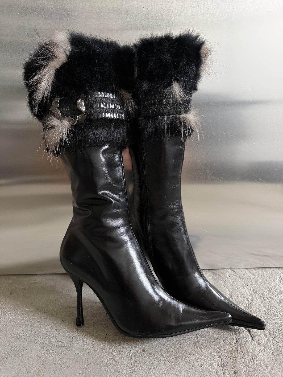 Vintage patent leather boots with fur TWINKLING GLOBAL