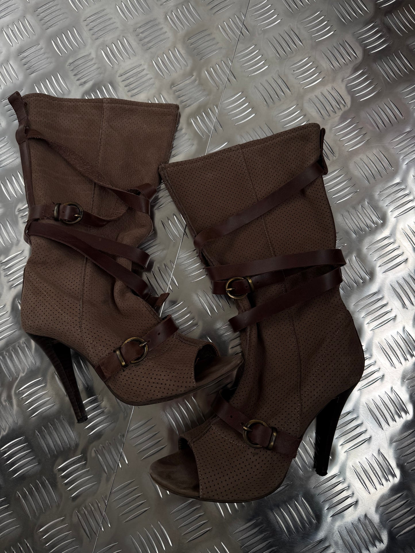 Vintage suede leather open-toe boots with straps TWINKLING GLOBAL