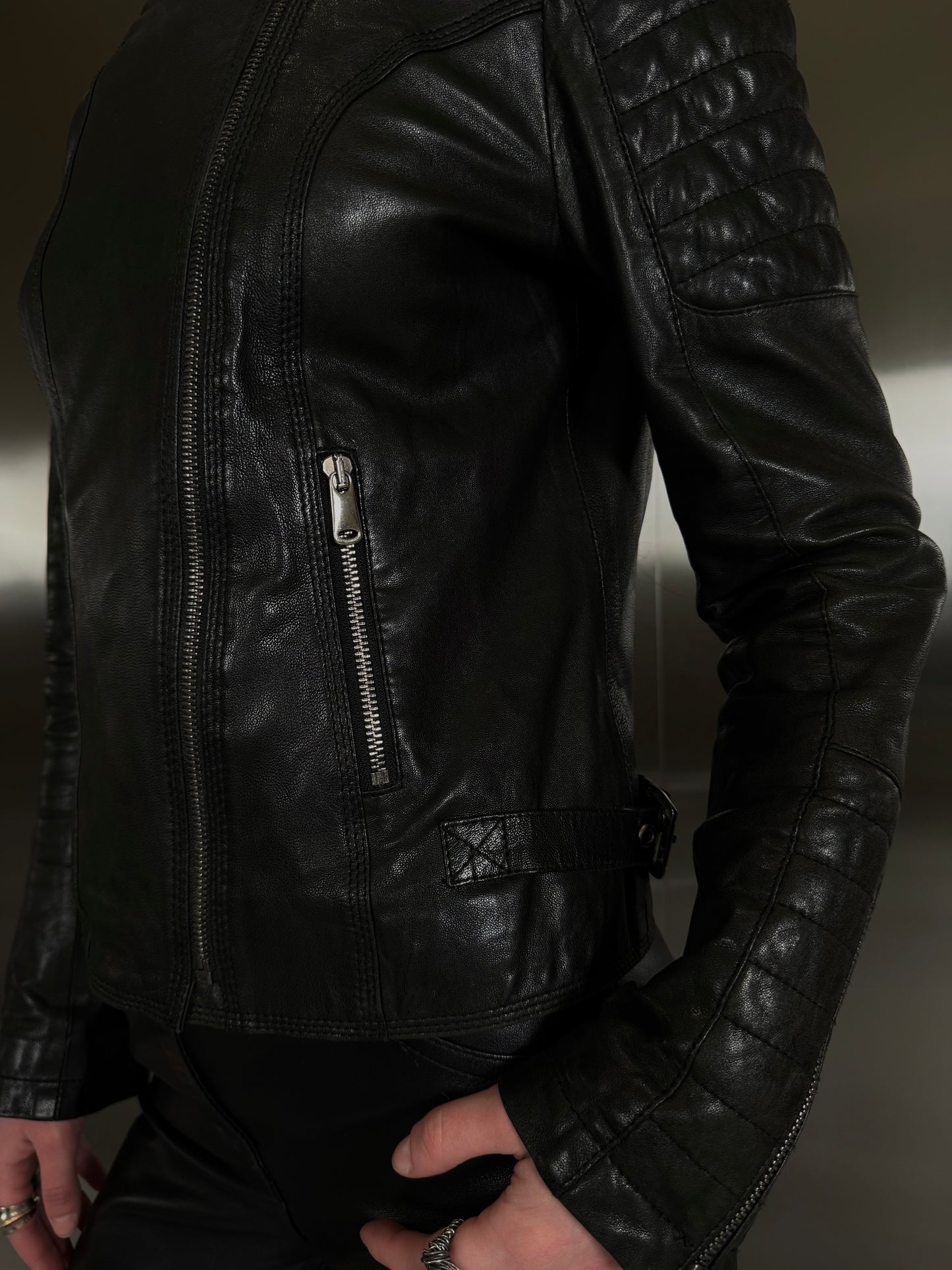 Vintage leather jacket TWINKLING GLOBAL