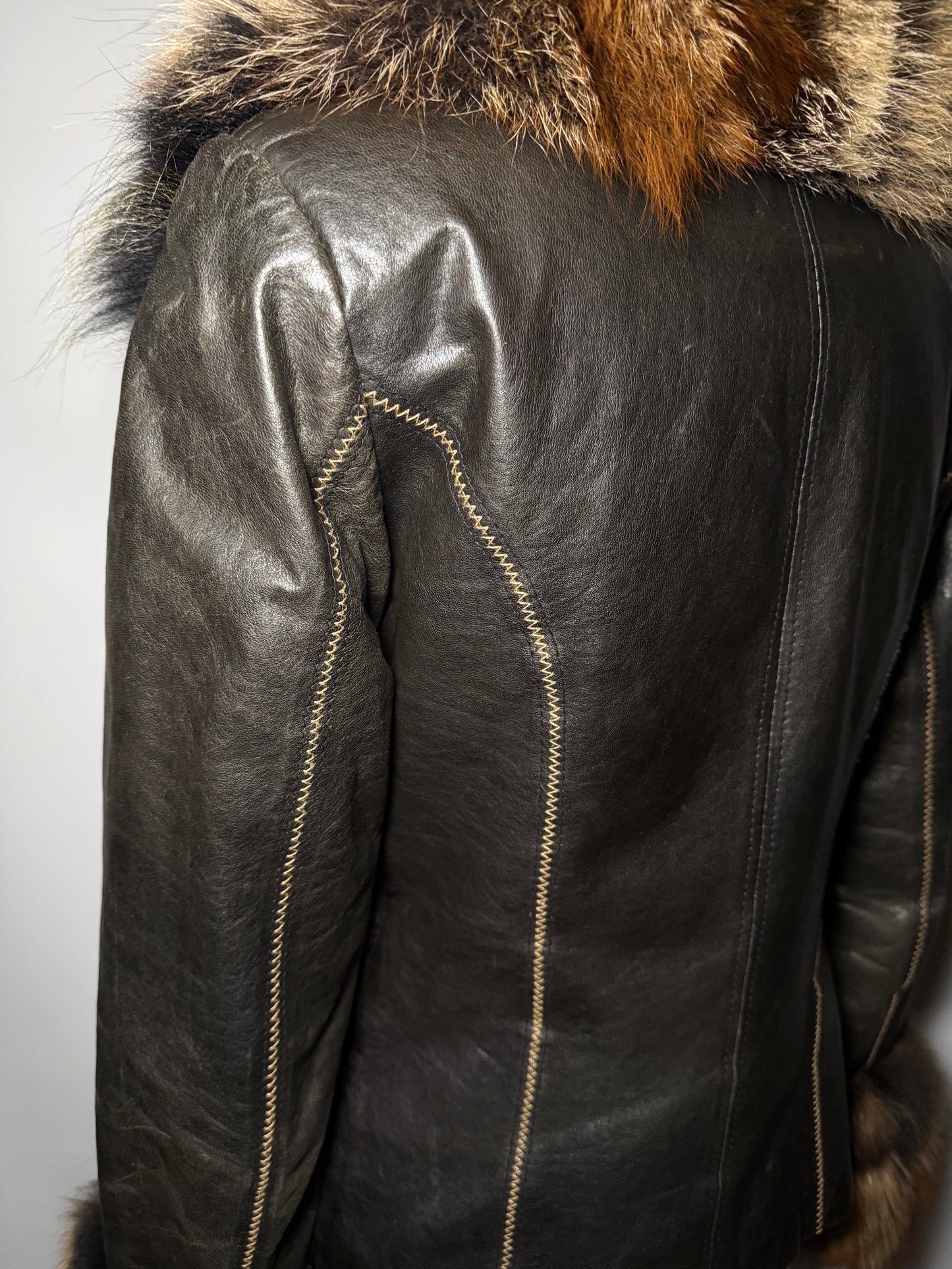 Vintage Leather Jacket TWINKLING GLOBAL