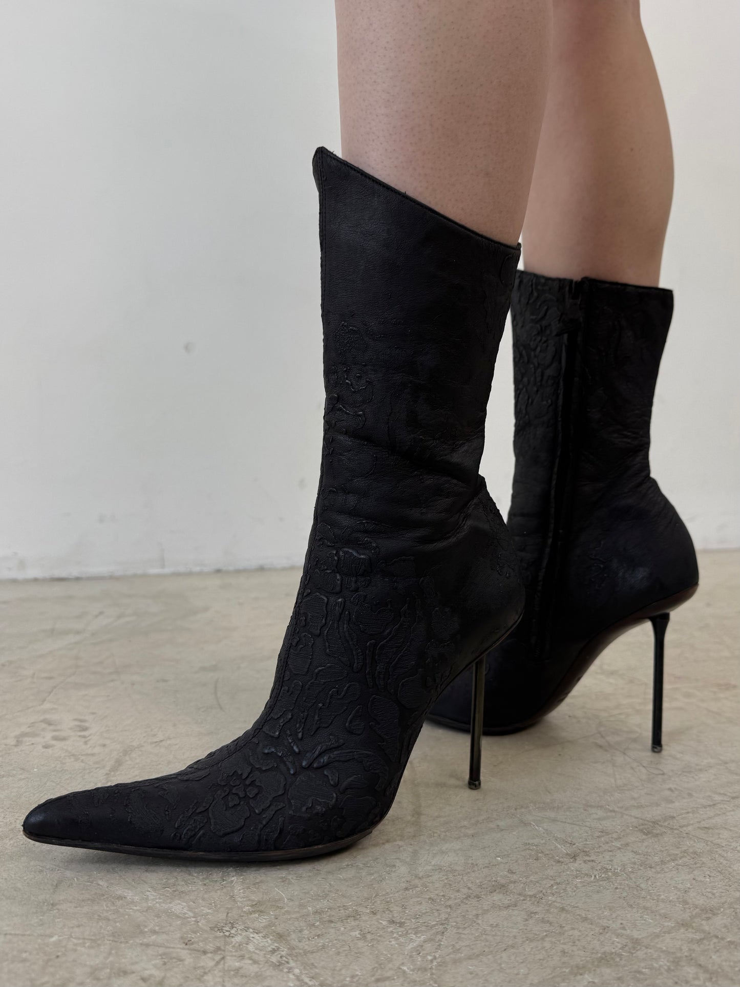 Vintage textured ankle boots TWINKLING GLOBAL