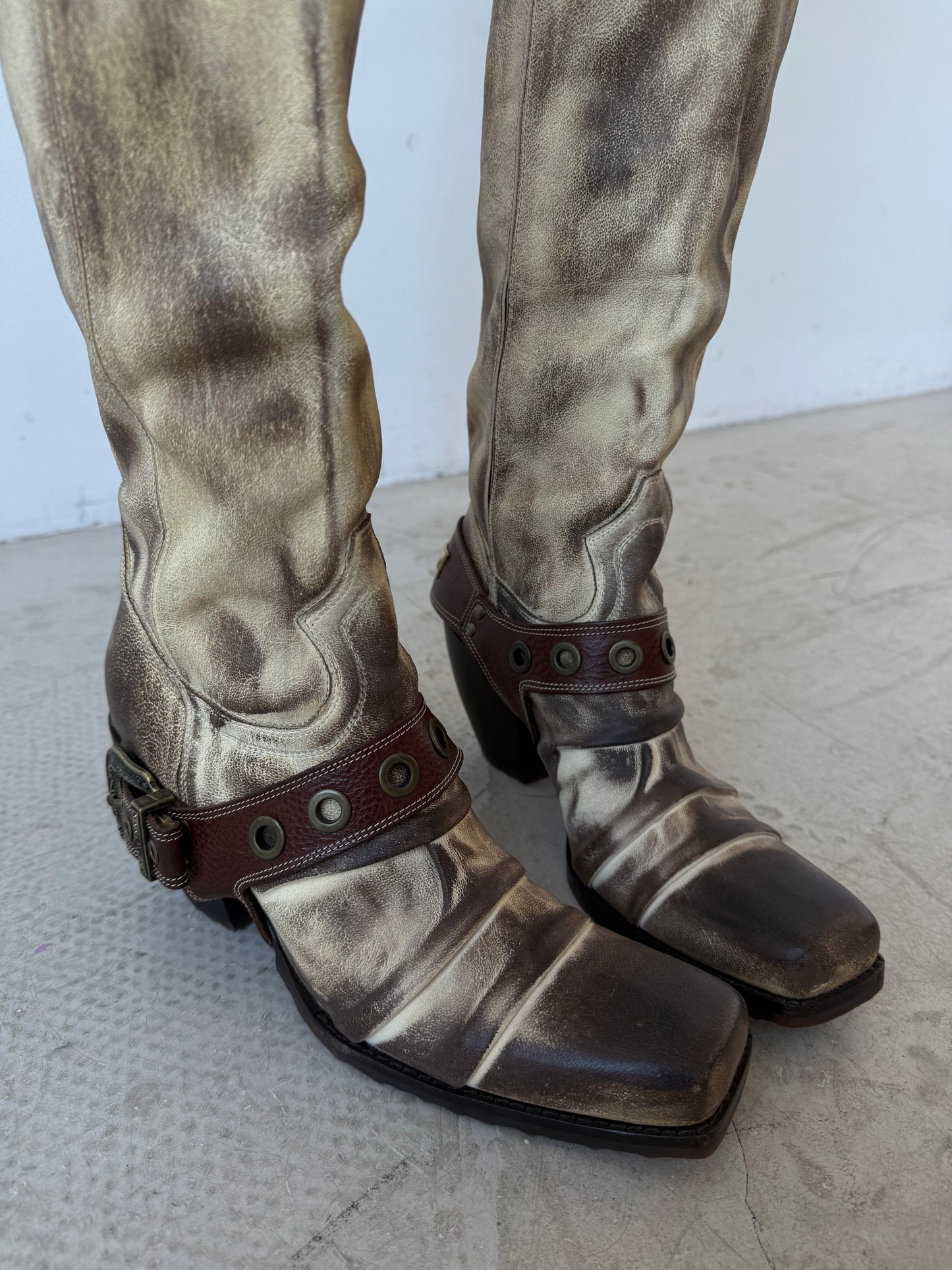 Vintage leather cowboy boots Carlo Pazolini TWINKLING GLOBAL