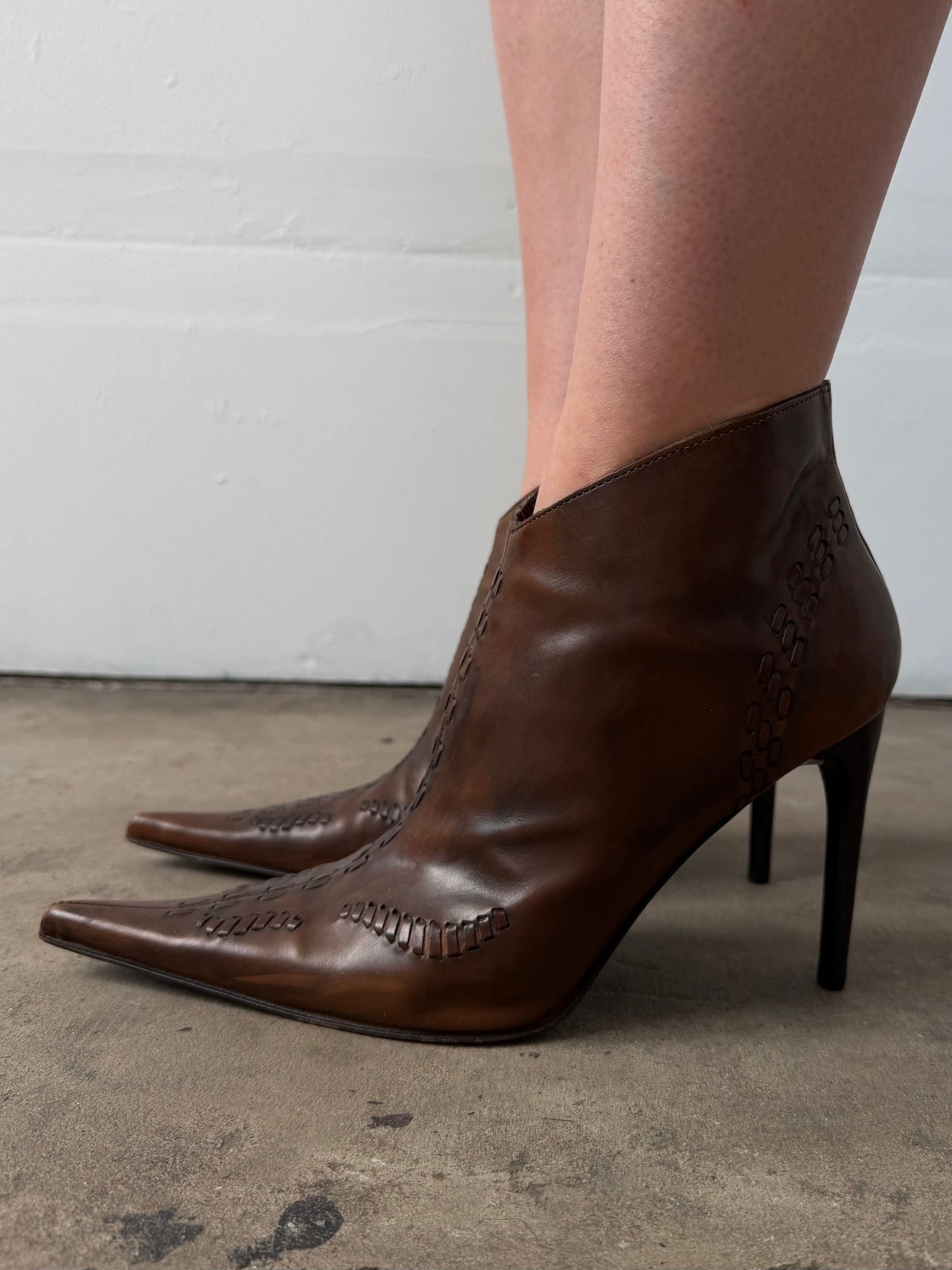 Vintage brown leather ankle boots TWINKLING GLOBAL