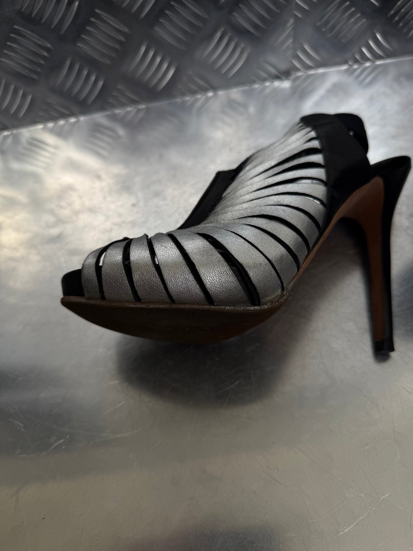 Alexander McQueen leather heels TWINKLING GLOBAL