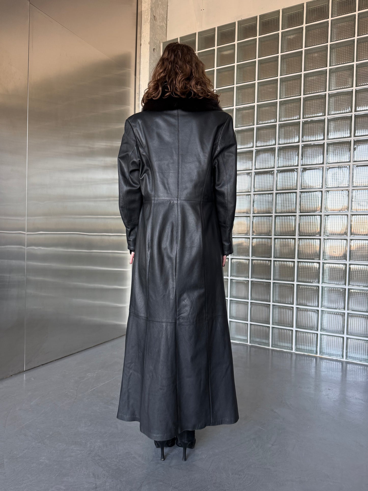 Vintage leather long coat Twinkling Global