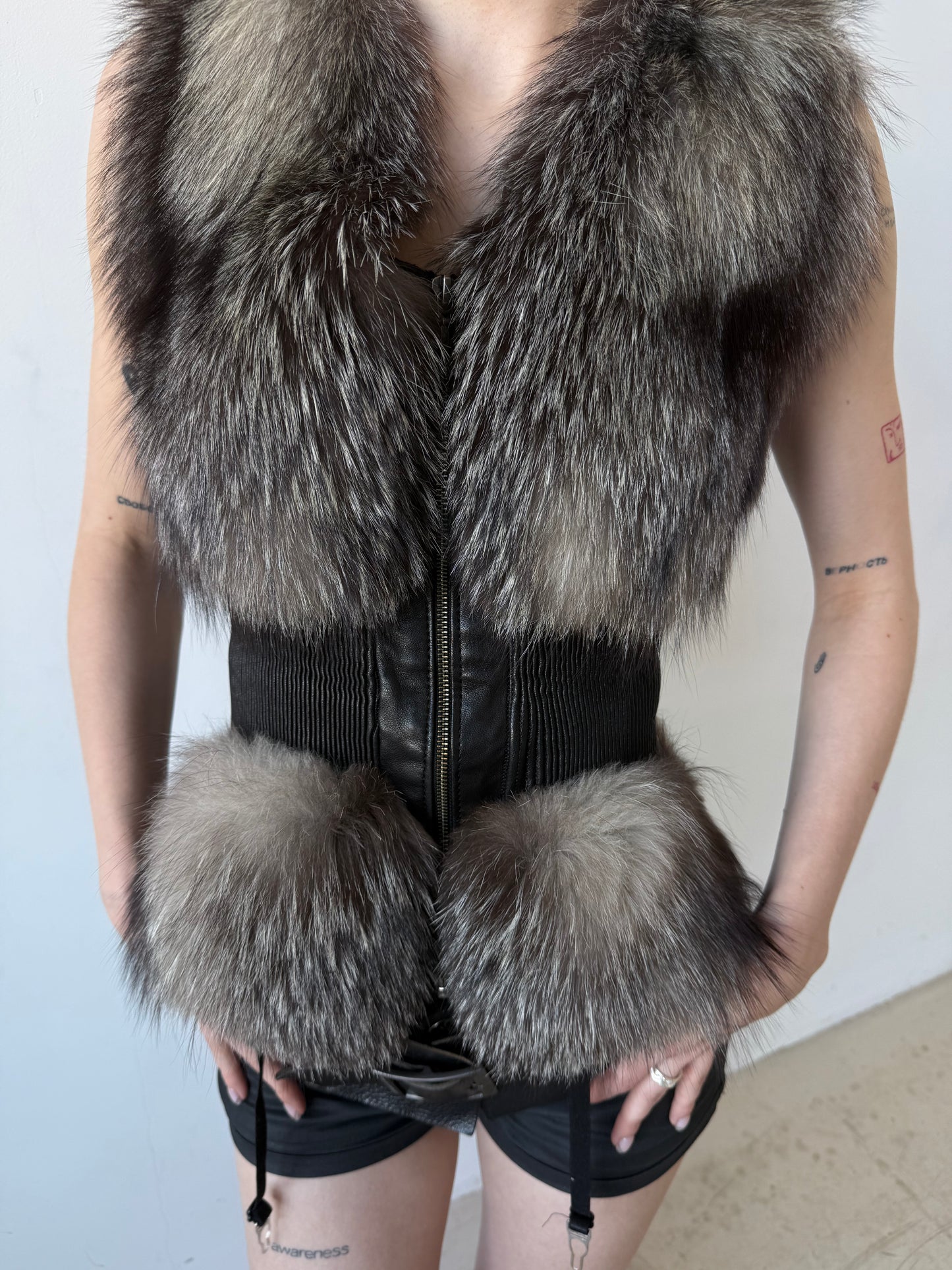 Vintage leather vest TWINKLING GLOBAL