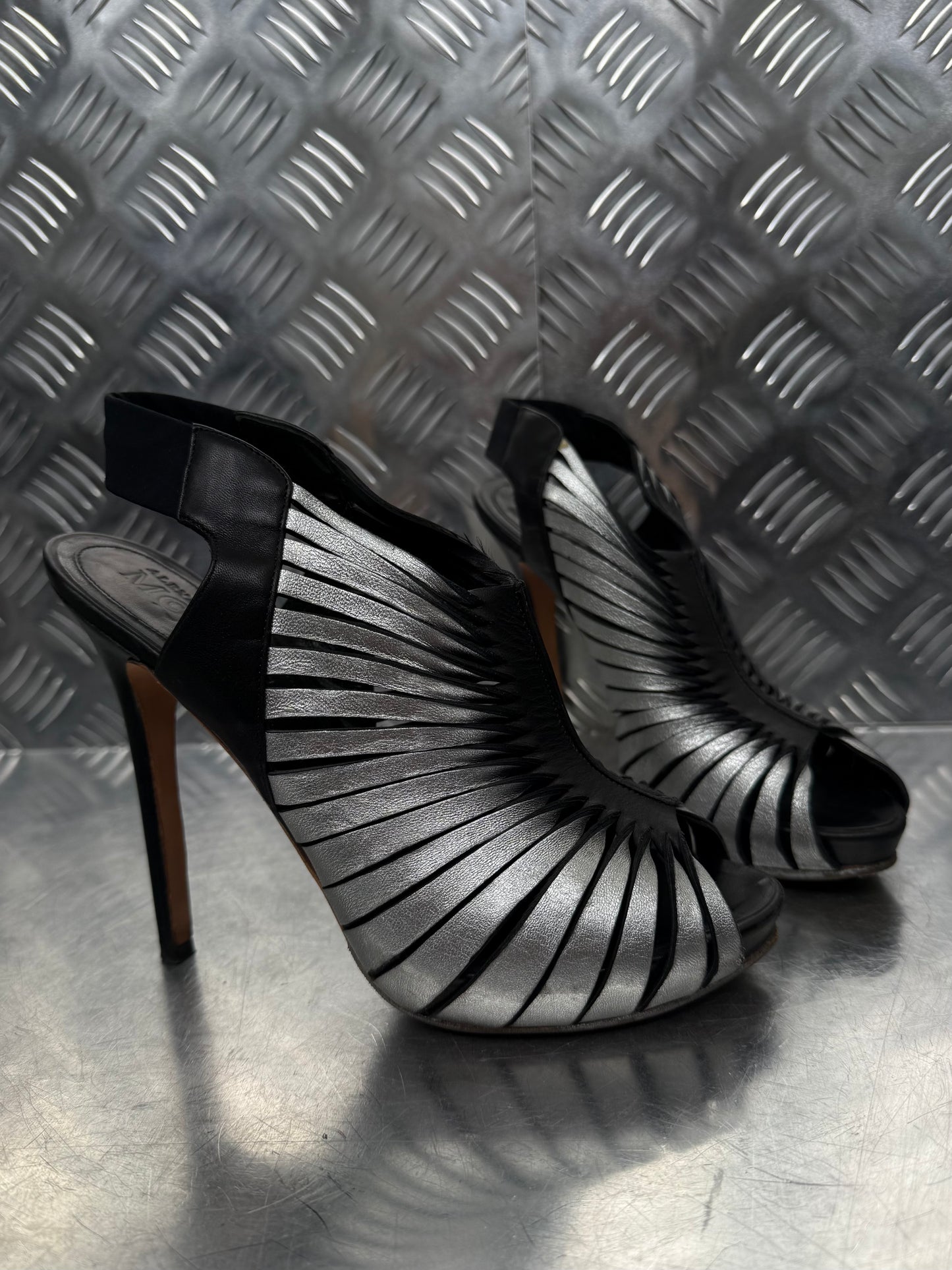 Alexander McQueen leather heels TWINKLING GLOBAL