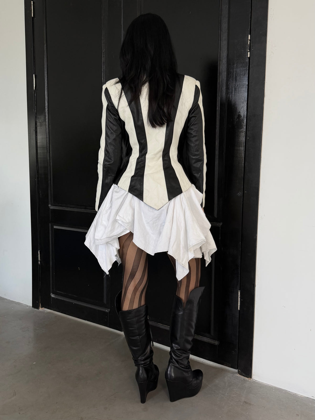 Vintage black & white striped fitted jacket TWINKLING GLOBAL