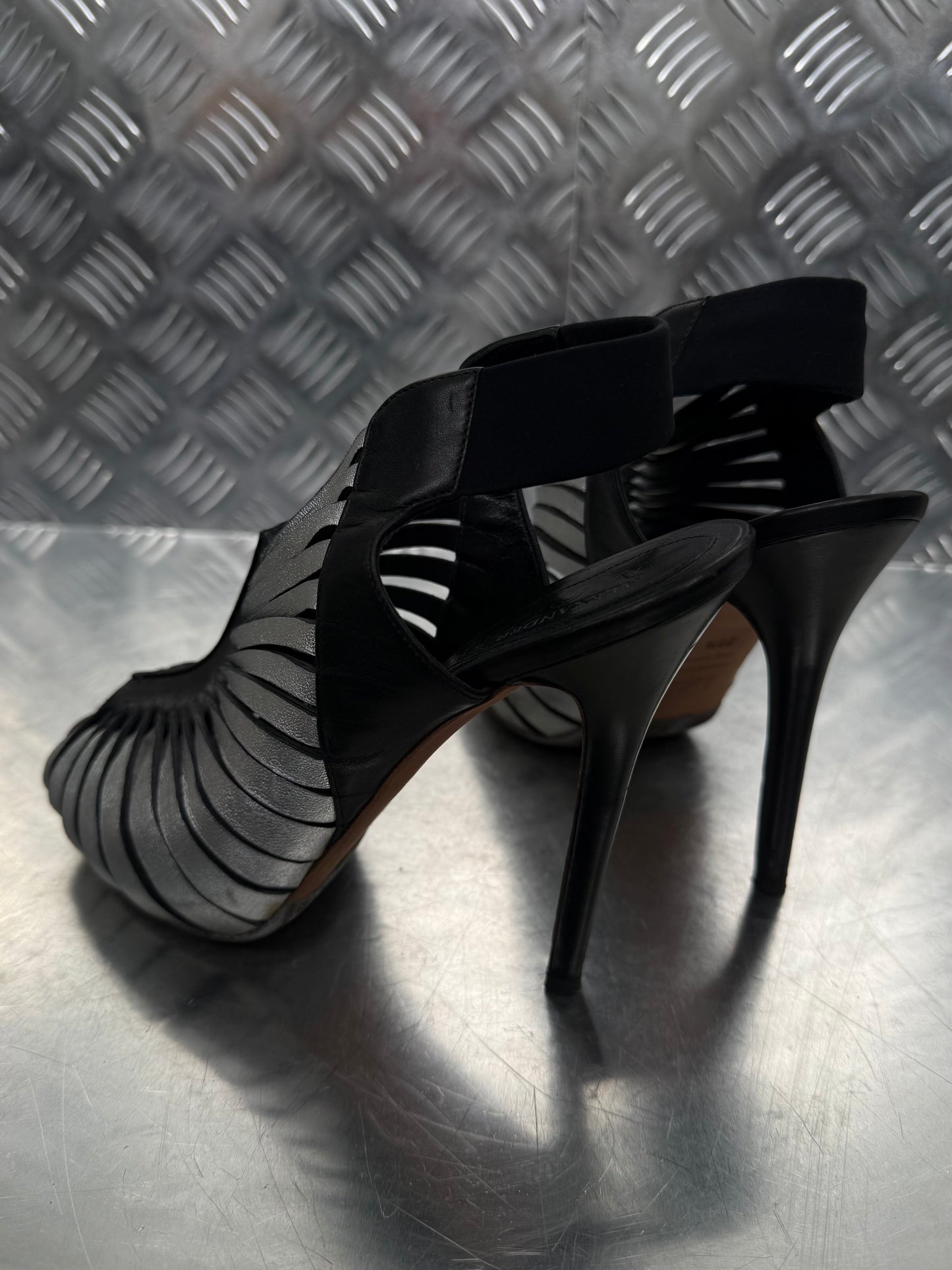 Alexander McQueen leather heels TWINKLING GLOBAL